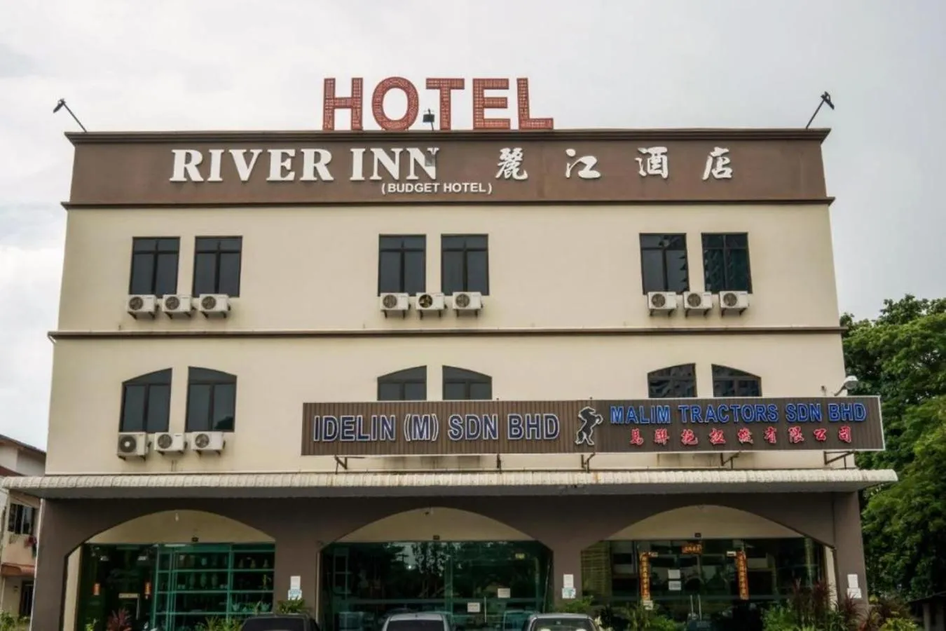 Hotel River Inn