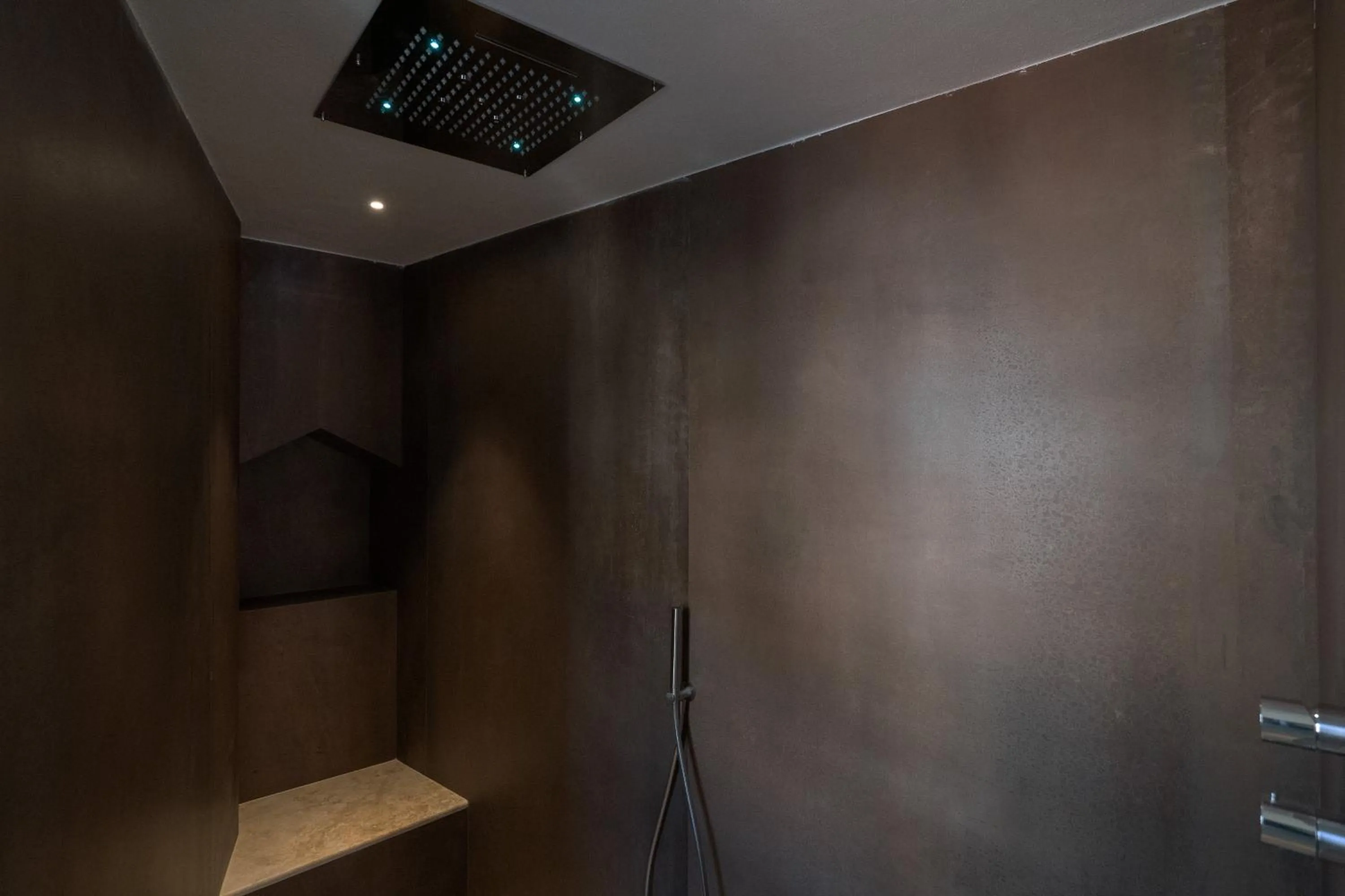 Shower in Delcorto Suites
