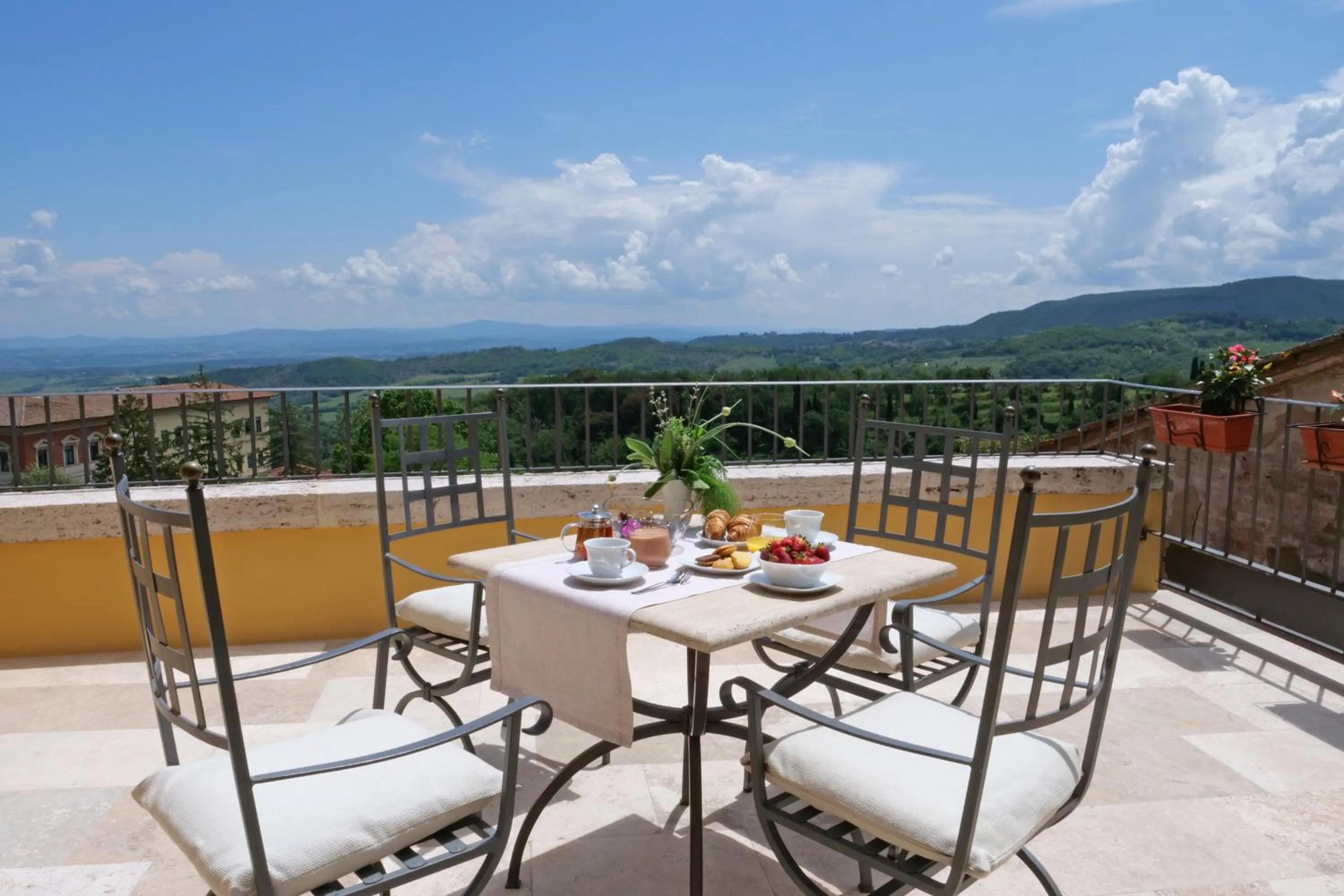 Balcony/Terrace in Delcorto Suites