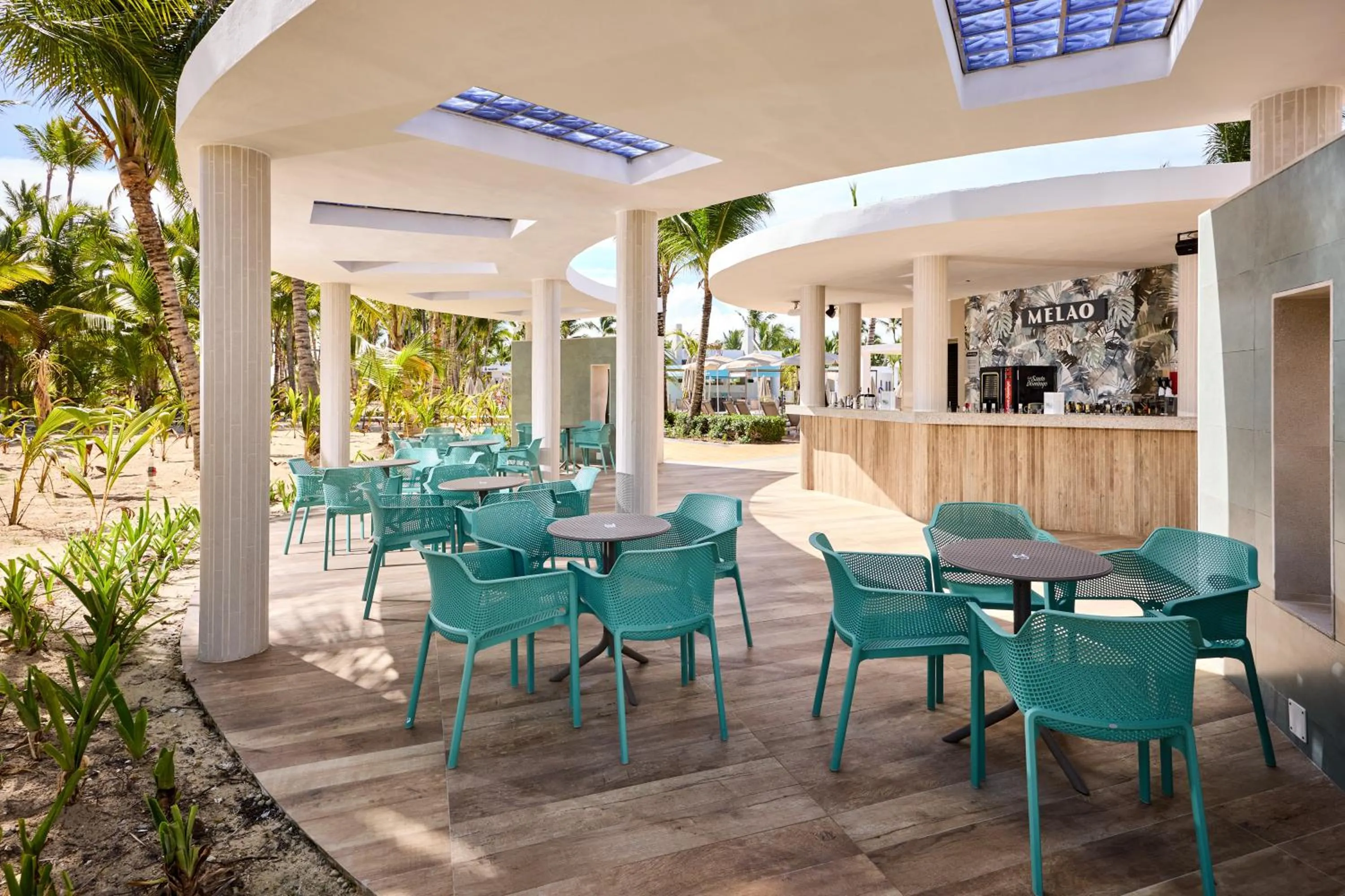 Lounge or bar in Riu Palace Bavaro - All Inclusive