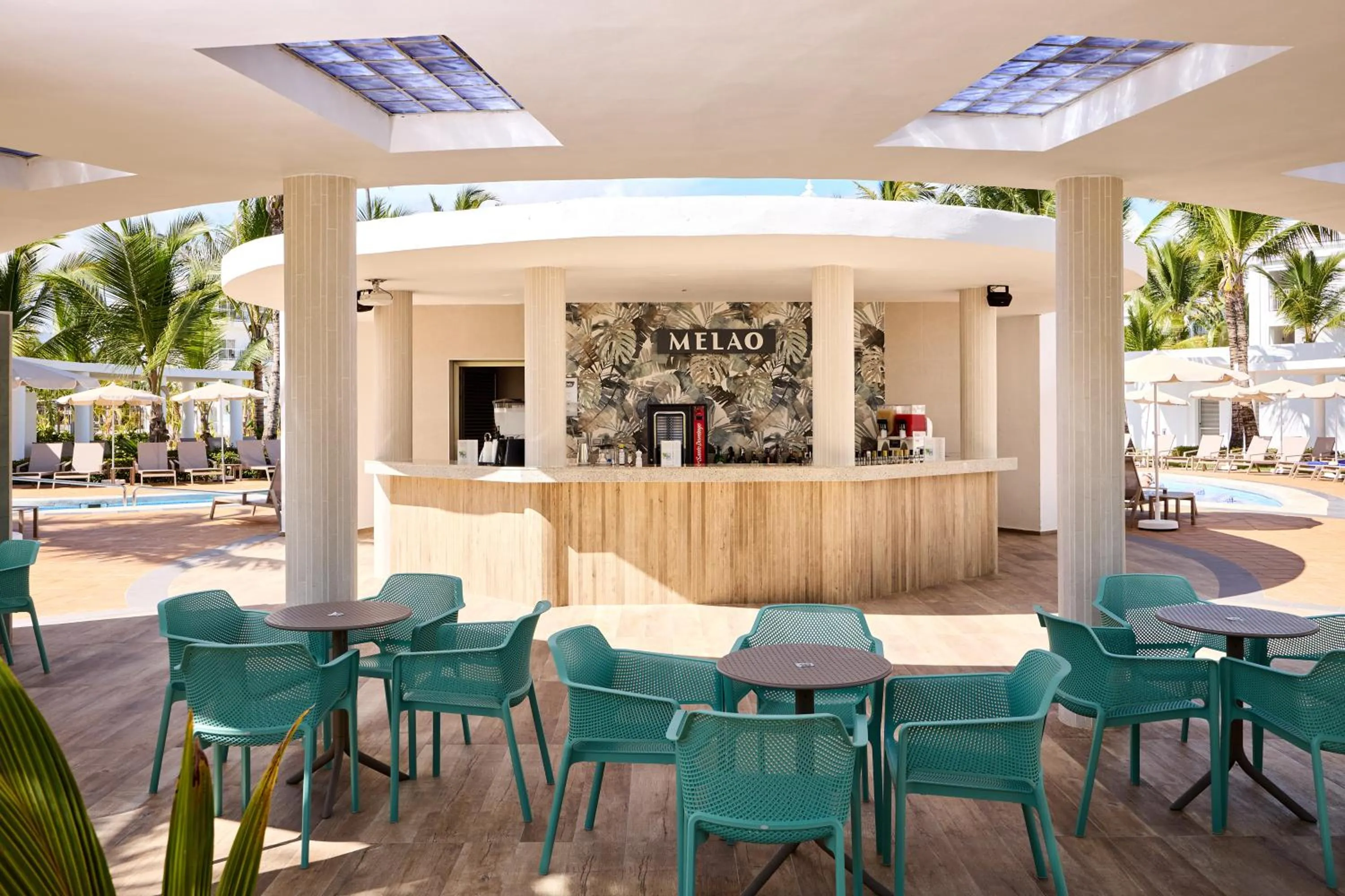 Lounge or bar in Riu Palace Bavaro - All Inclusive