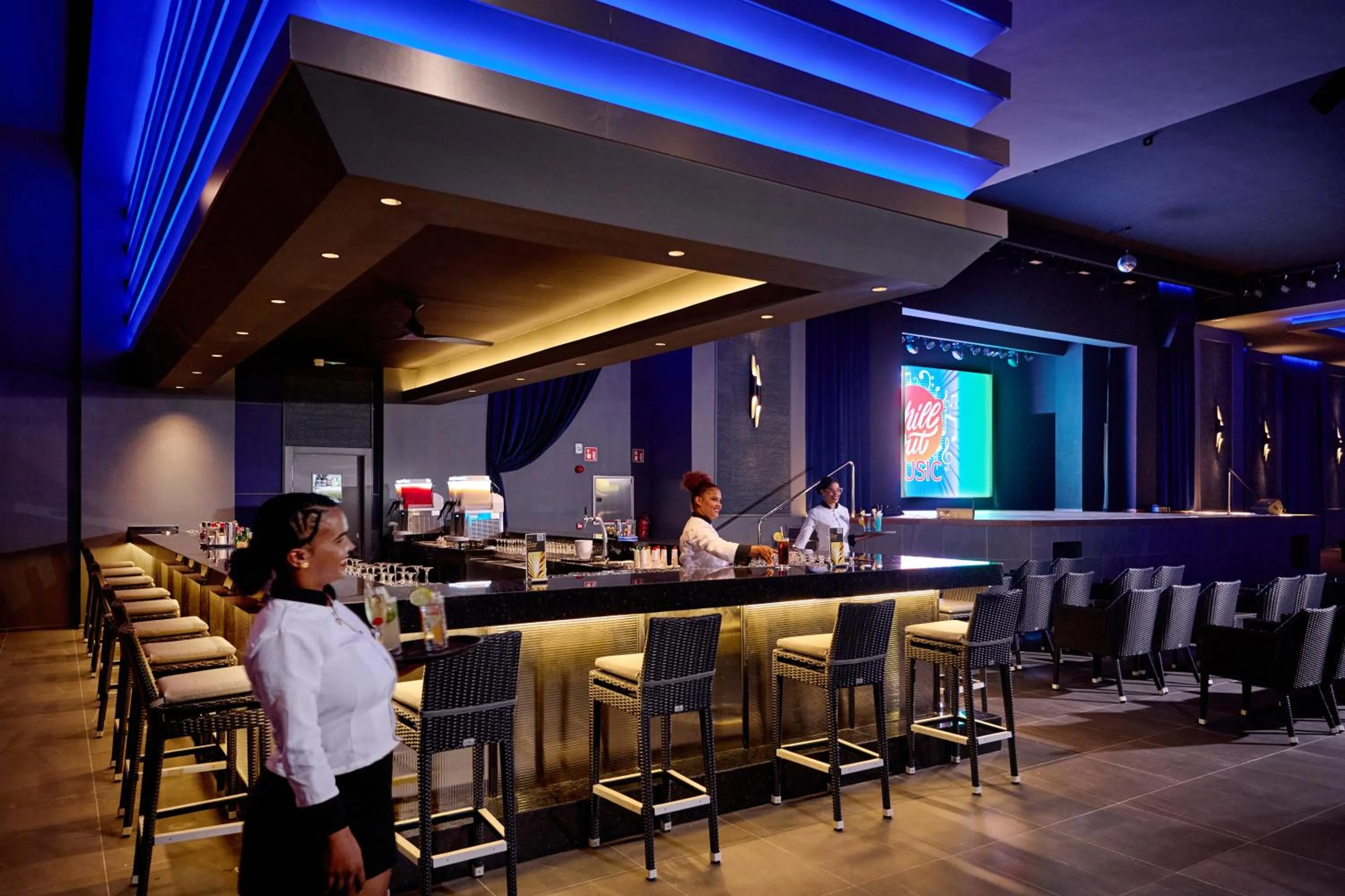 Lounge or bar in Riu Palace Bavaro - All Inclusive