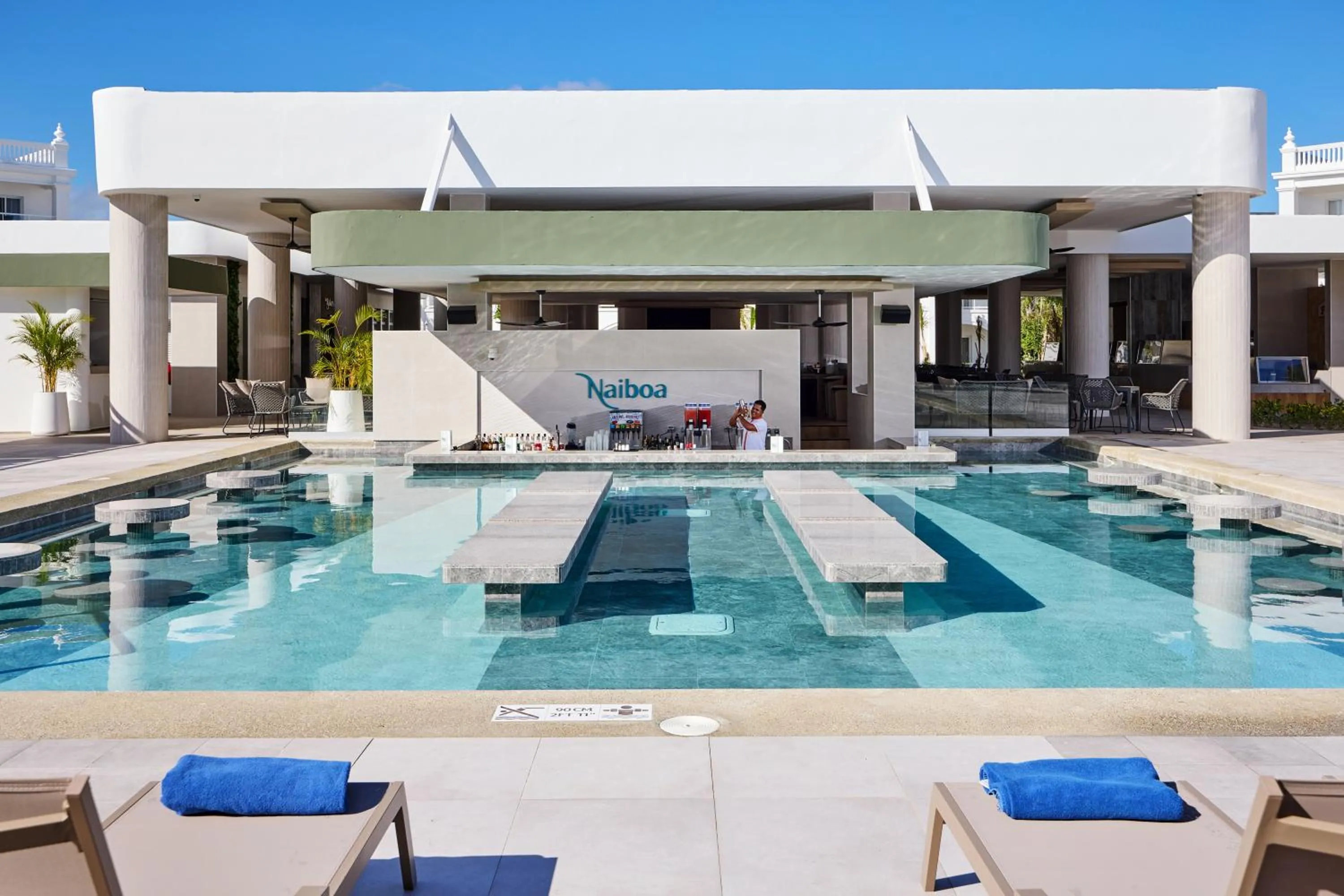 Swimming pool in Riu Palace Bavaro - All Inclusive