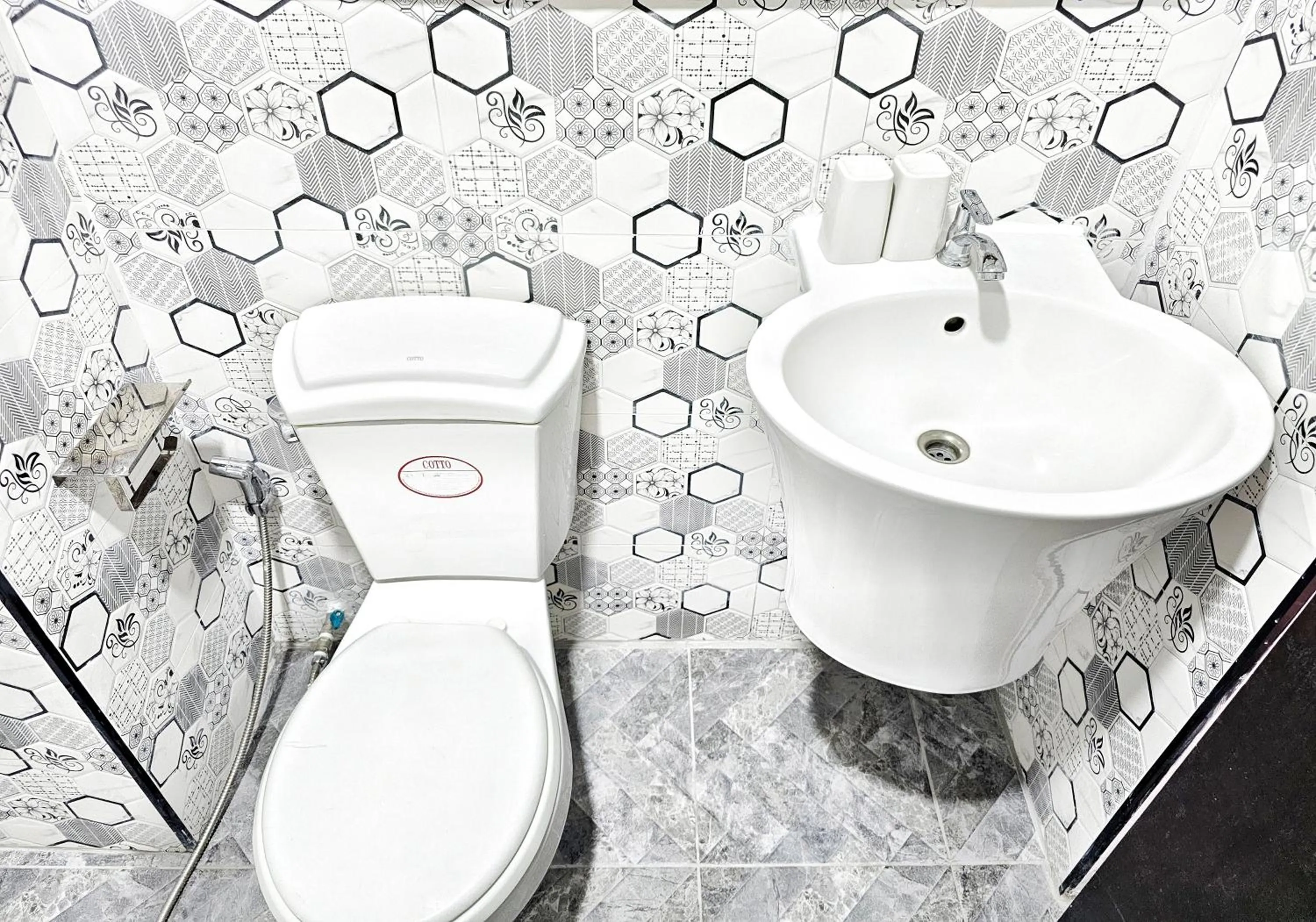 Toilet in Elegant Lanna Guesthouse