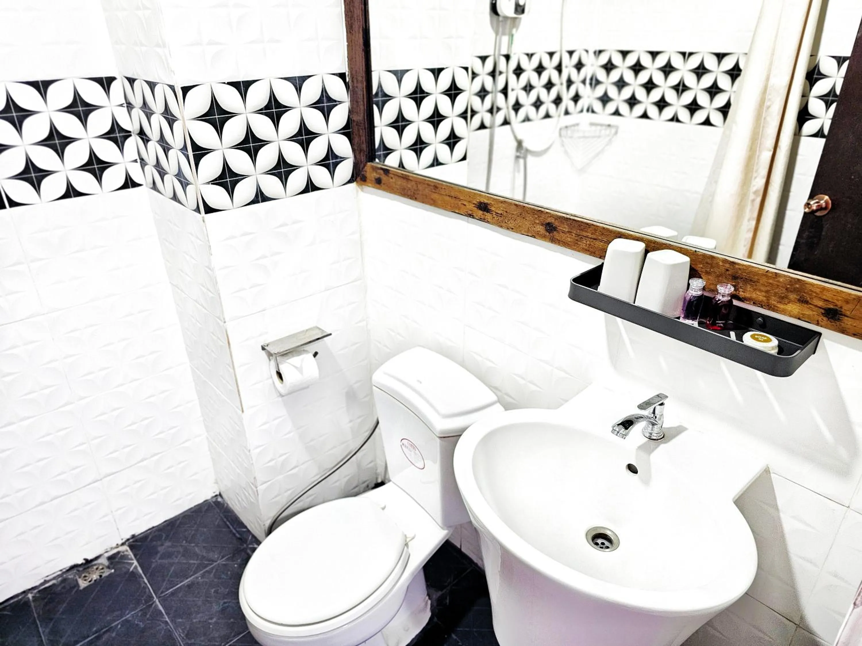 Toilet in Elegant Lanna Guesthouse