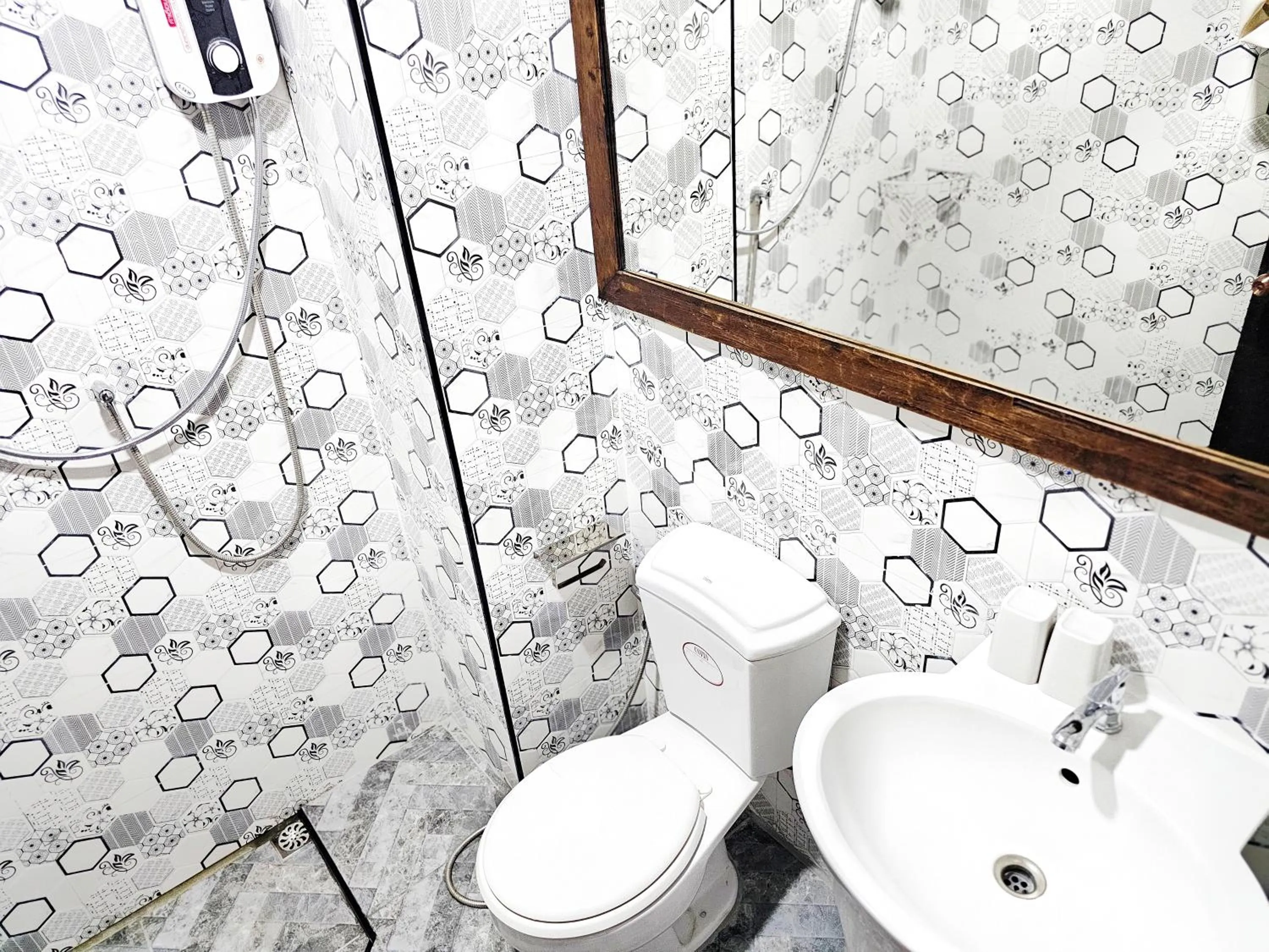 Toilet in Elegant Lanna Guesthouse