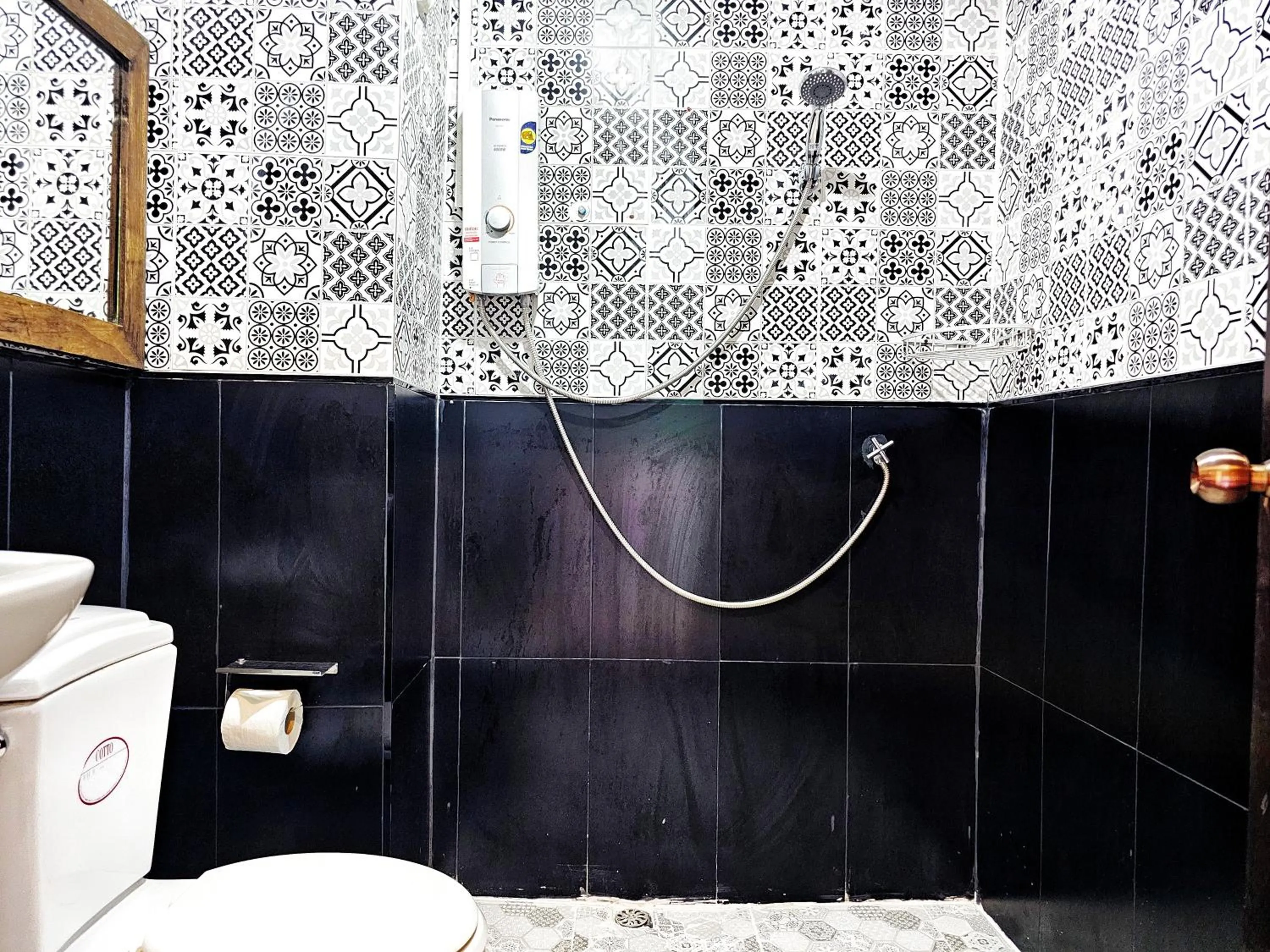 Toilet in Elegant Lanna Guesthouse