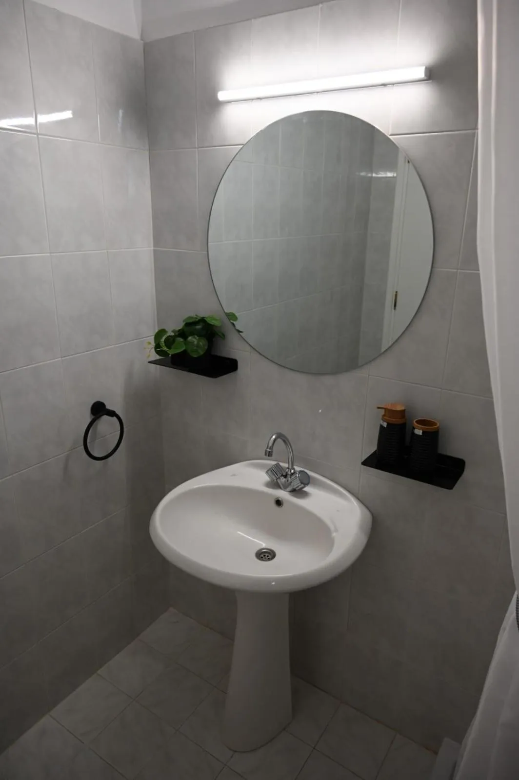 Bathroom in Stacy's Studios