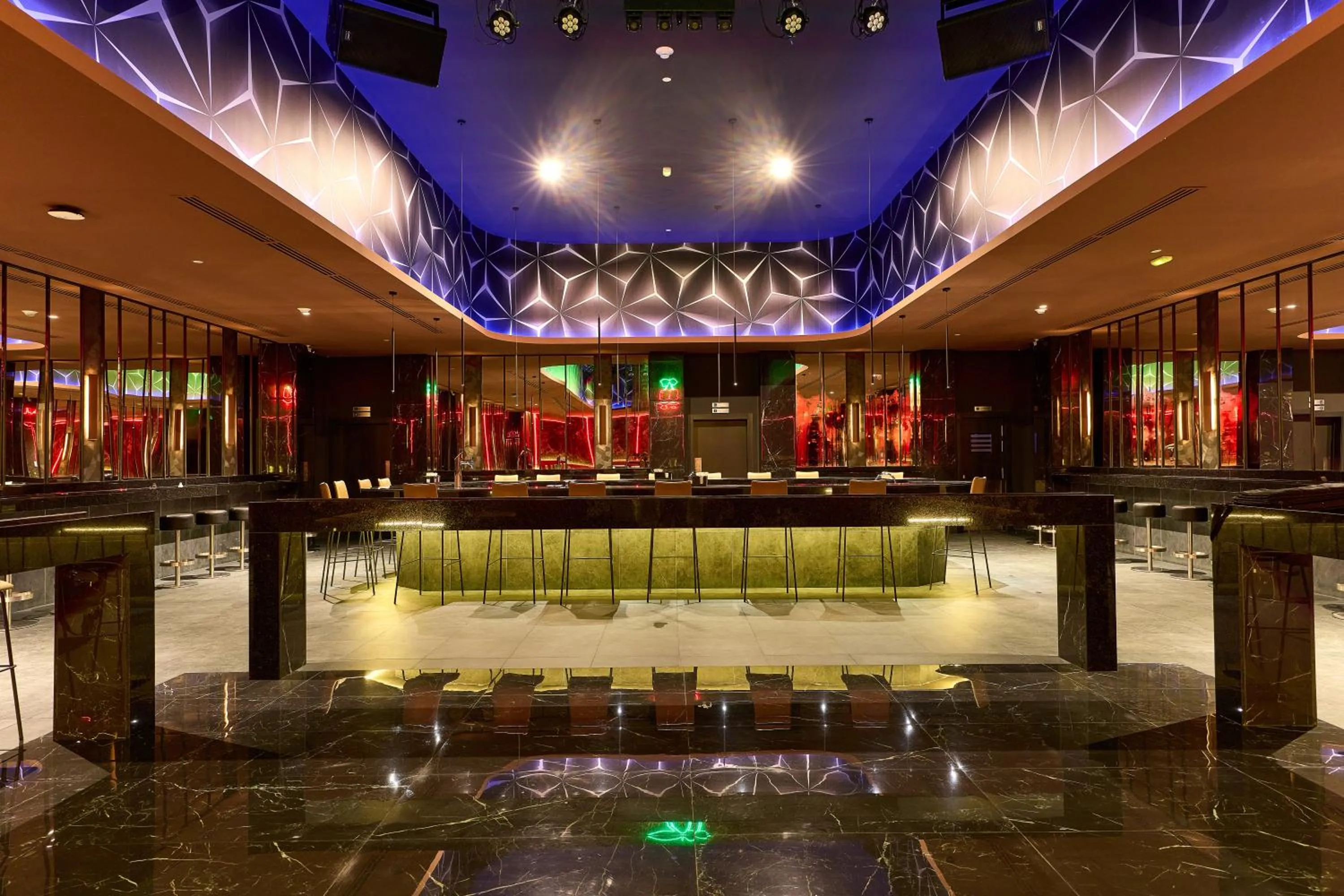 Nightclub / DJ in Riu Guanacaste - All Inclusive