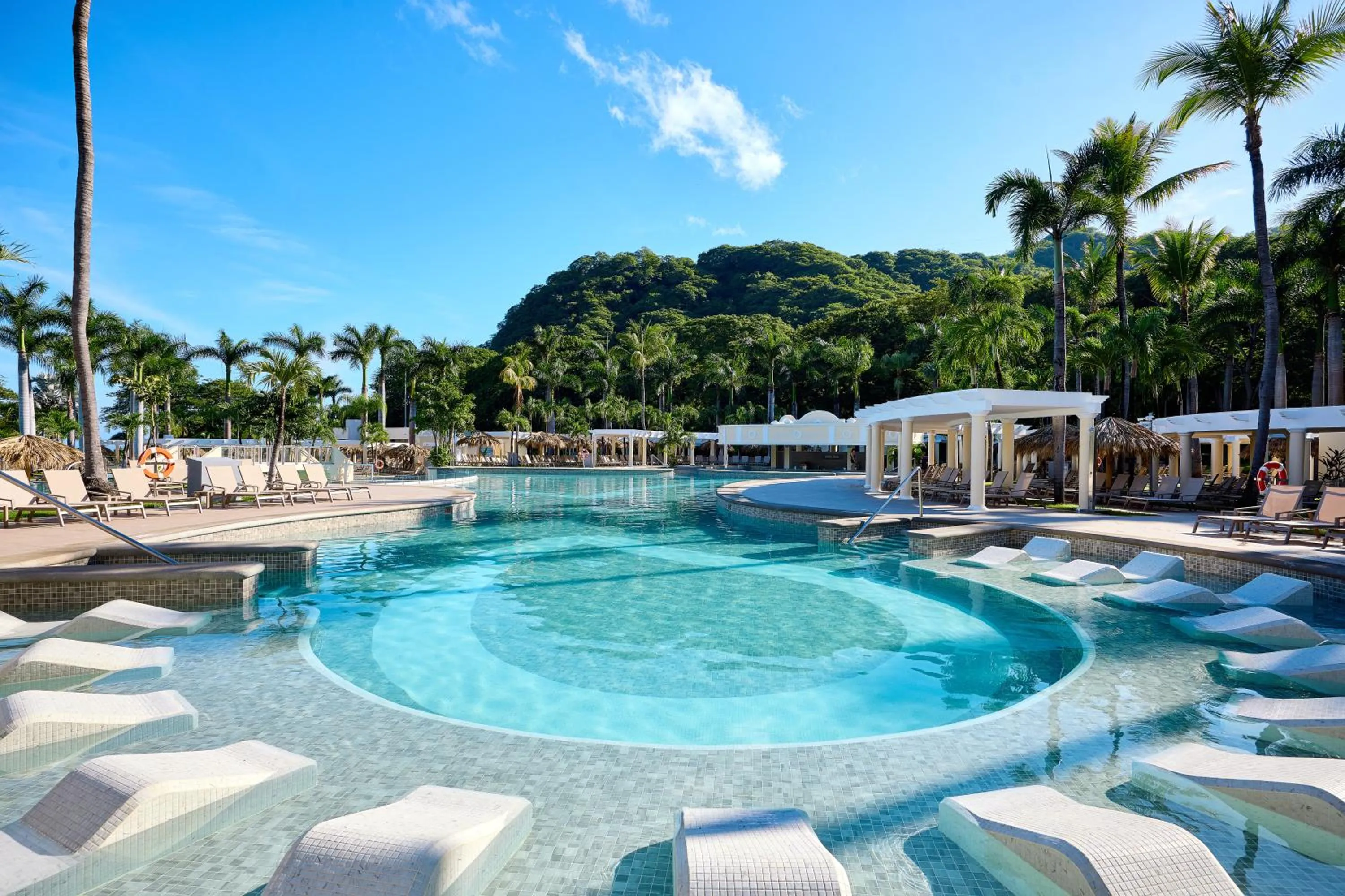 Swimming pool in Riu Guanacaste - All Inclusive