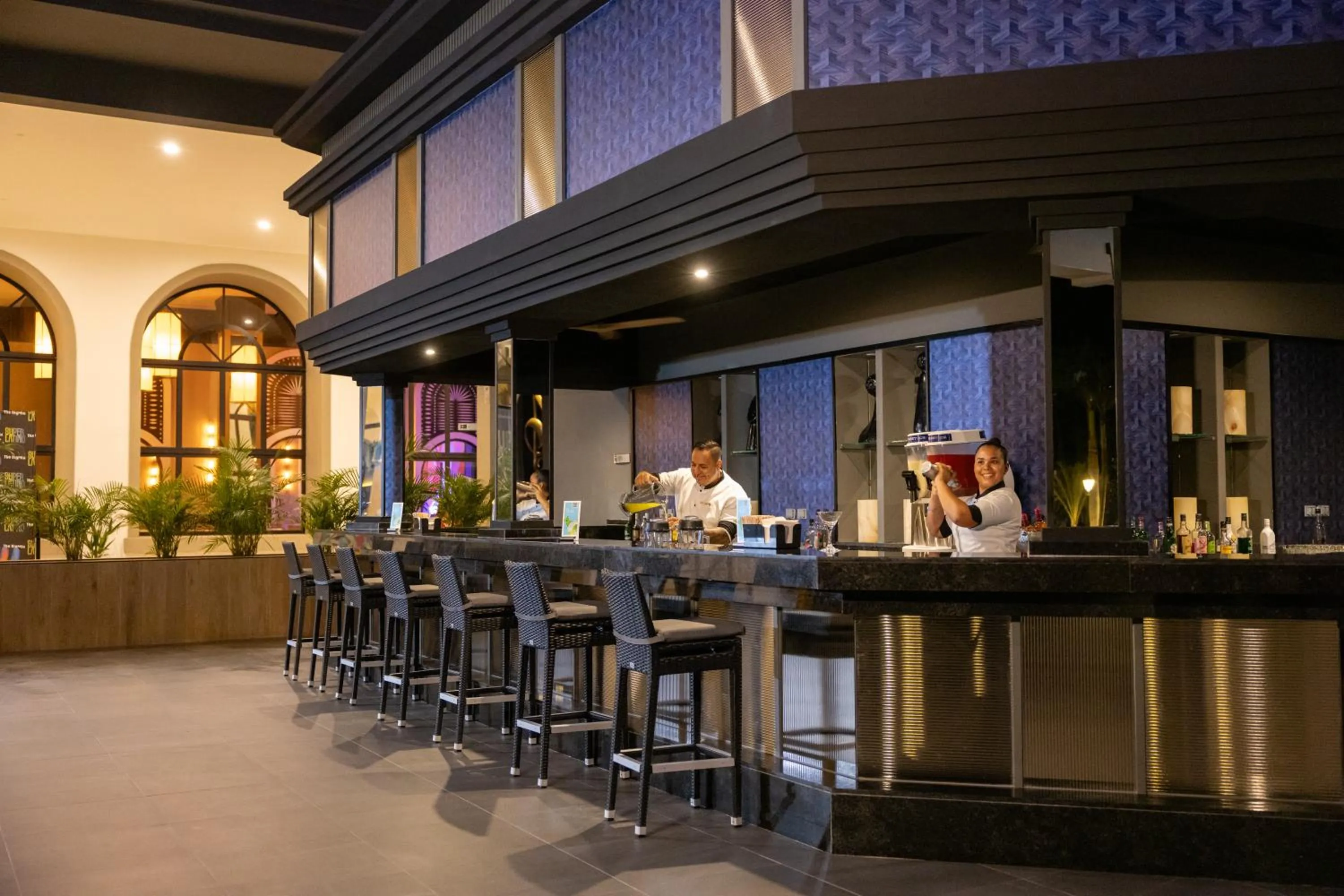 Lounge or bar in Riu Guanacaste - All Inclusive