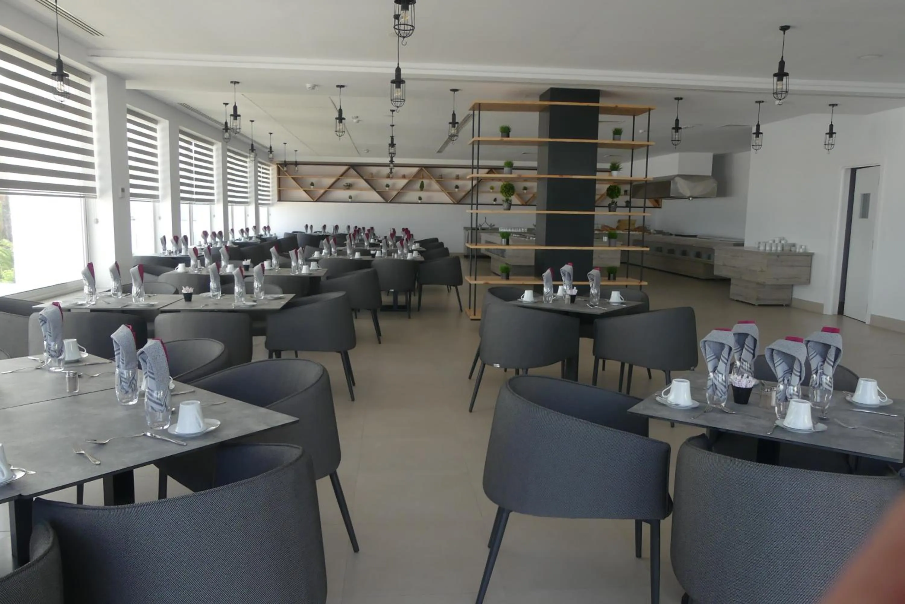 Restaurant/places to eat in Amber El Fell