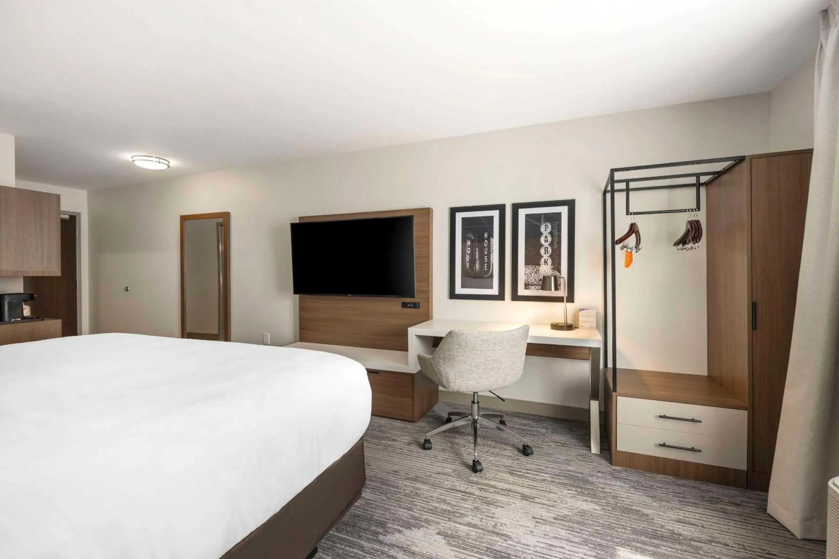Bedroom, Bed in Comfort Inn & Suites Gallatin - Nashville Metro