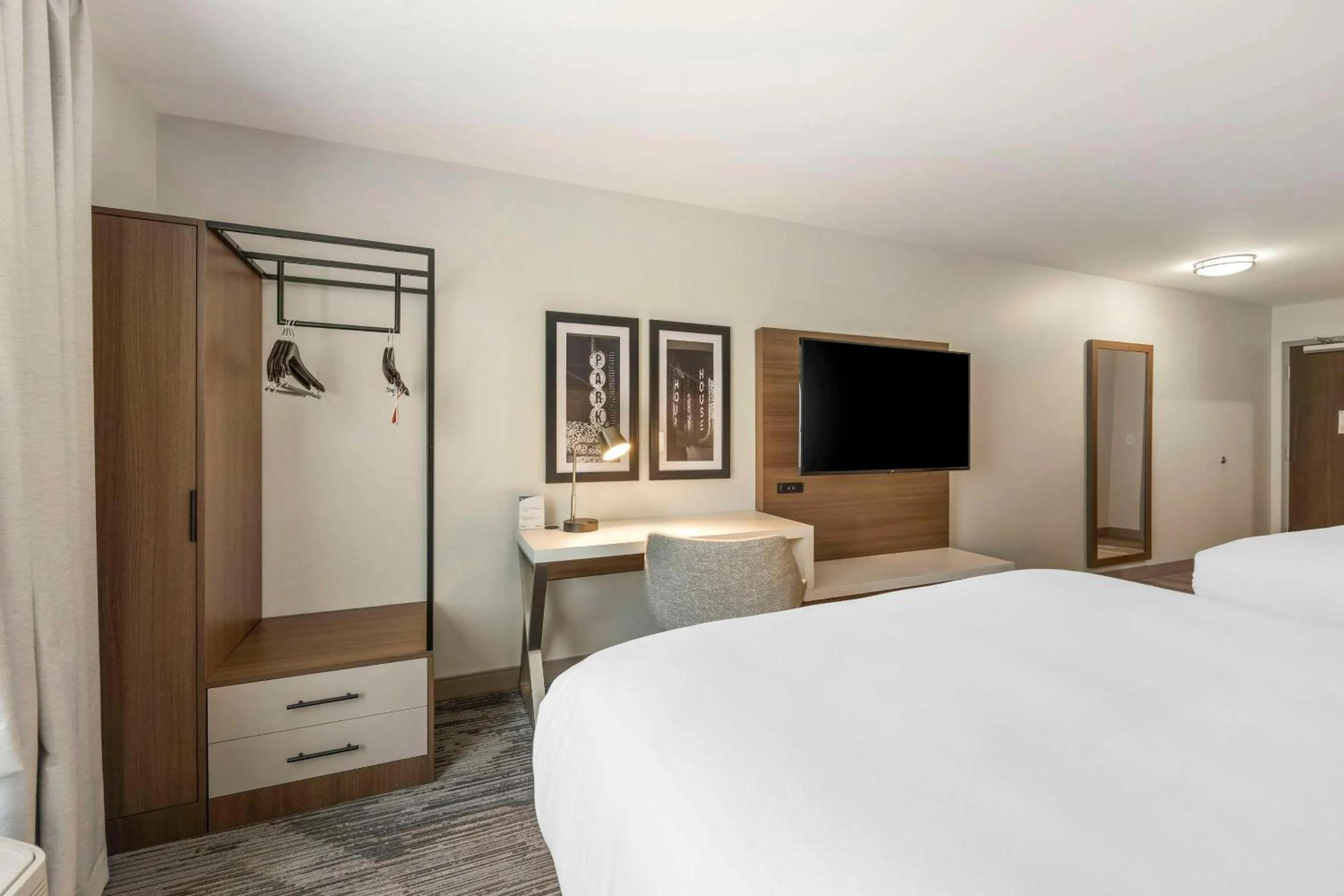 Bedroom, Bed in Comfort Inn & Suites Gallatin - Nashville Metro