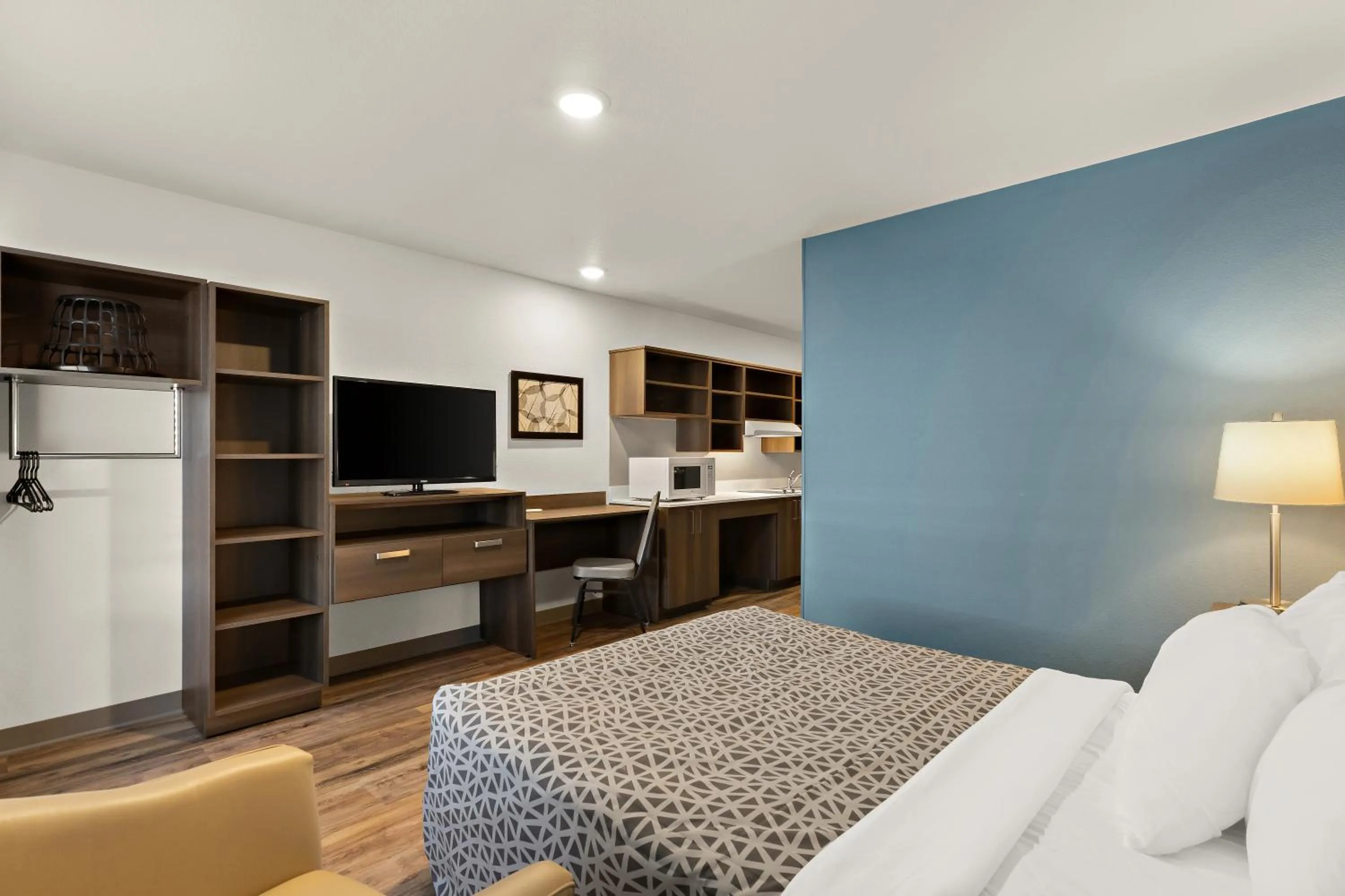 Bedroom, Bed in WoodSpring Suites Fort Collins