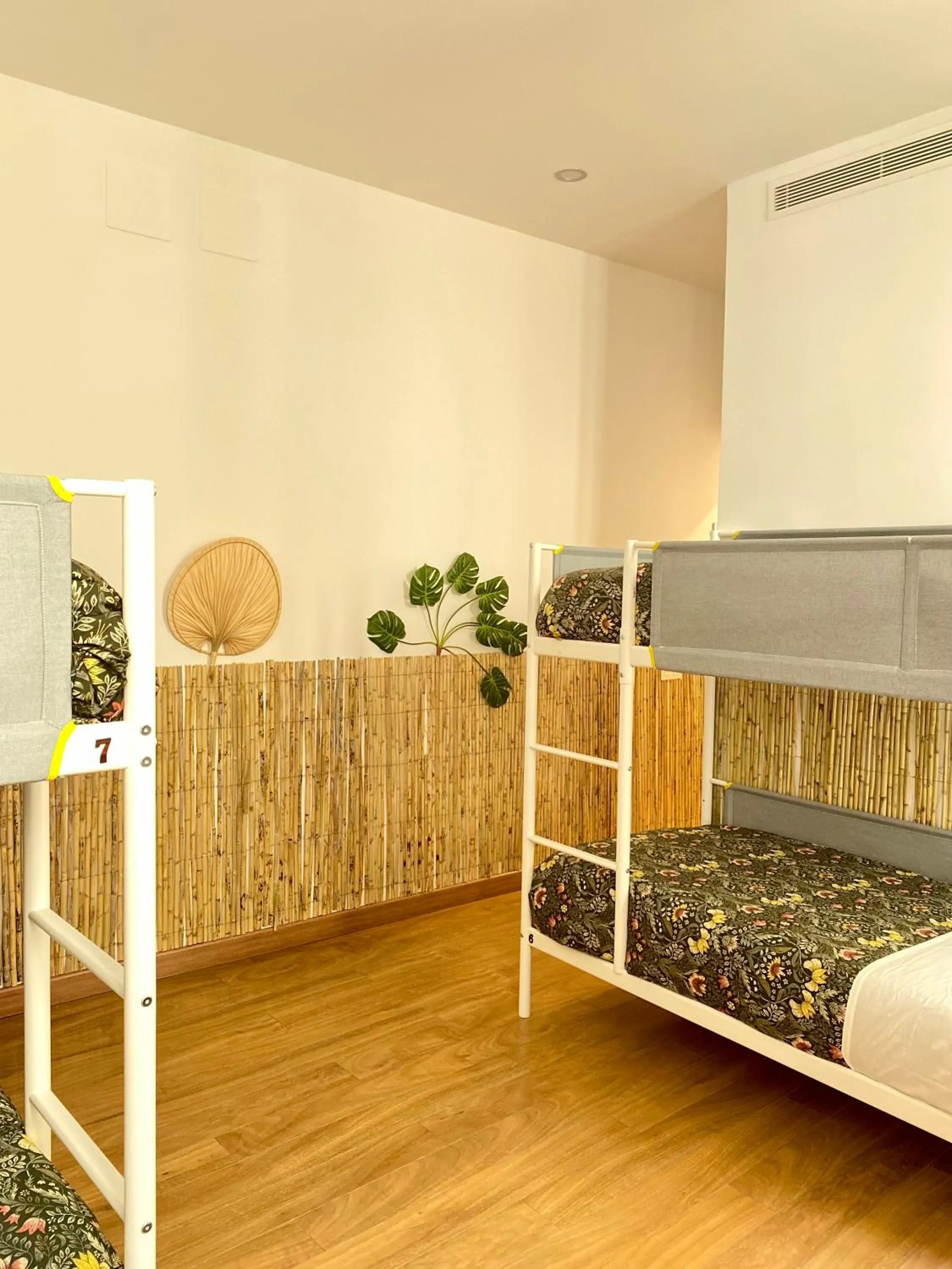Bed in 8-Bed Female Dormitory Room (female only) in SabiaNatura - boutiqueMadrid