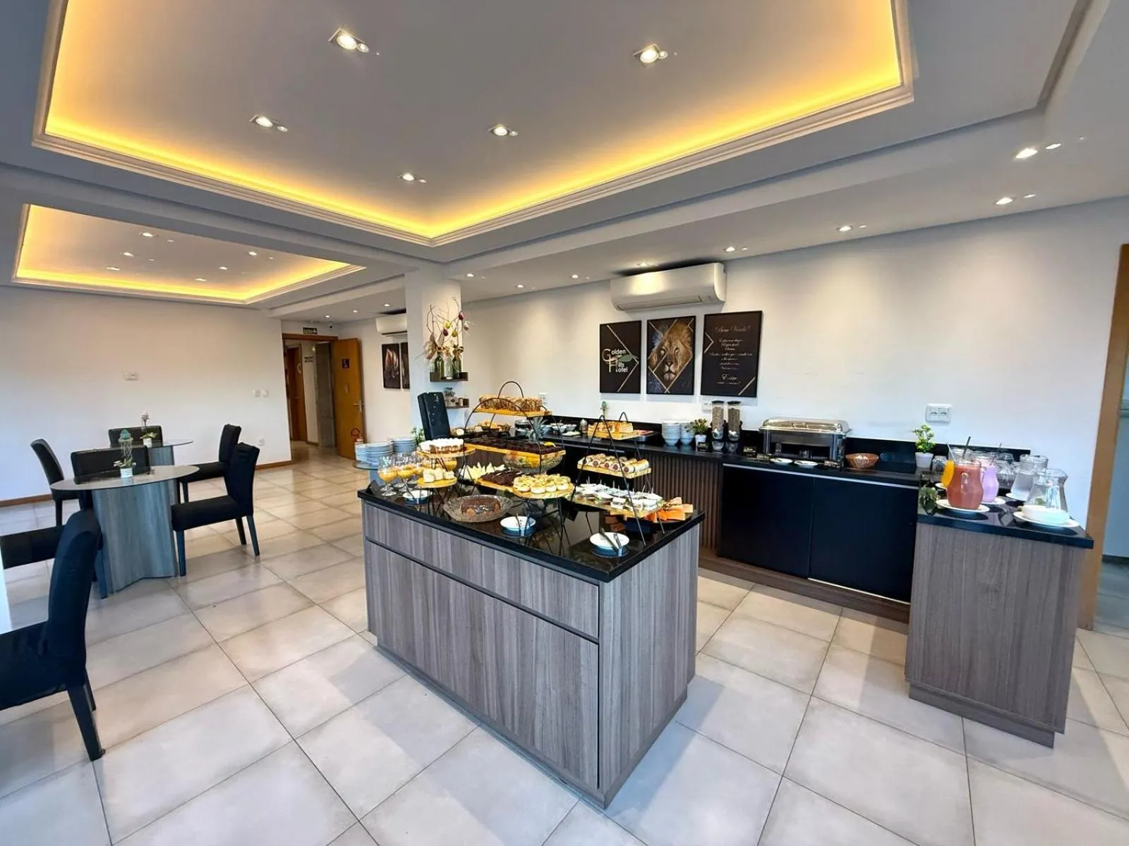 Breakfast in Hotel Golden Hills