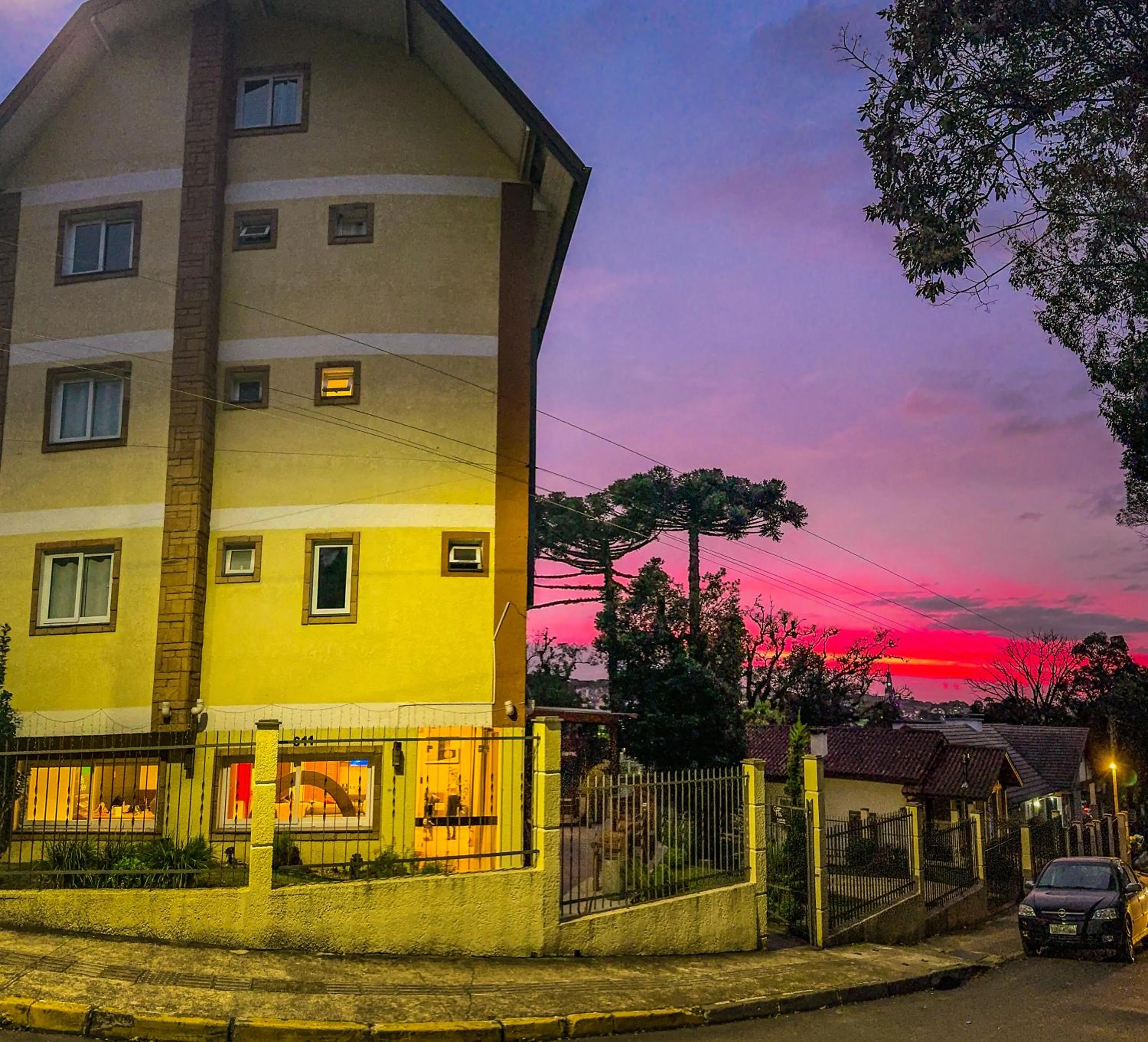 Property building in Hotel Golden Hills