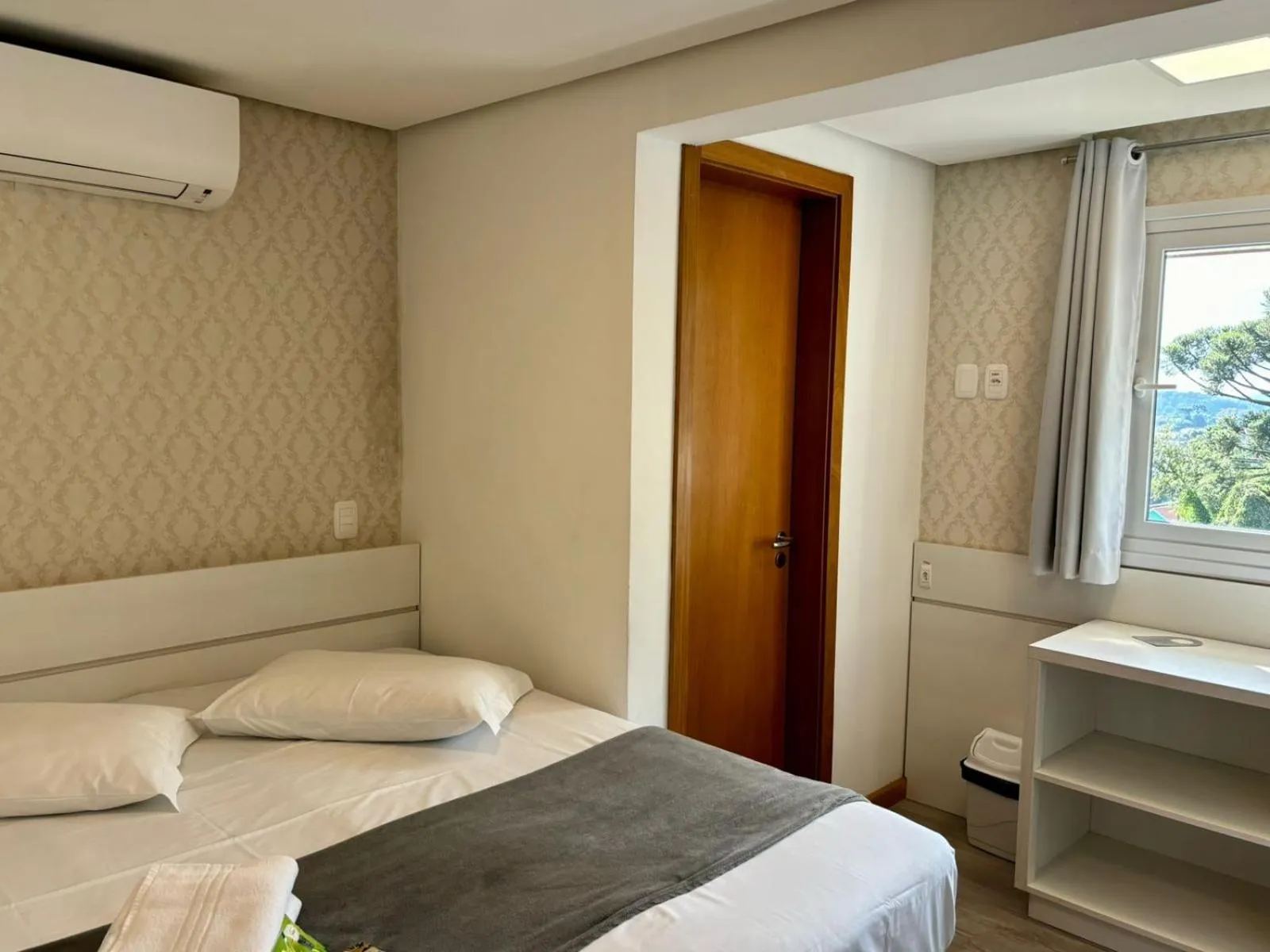 Bed in Hotel Golden Hills