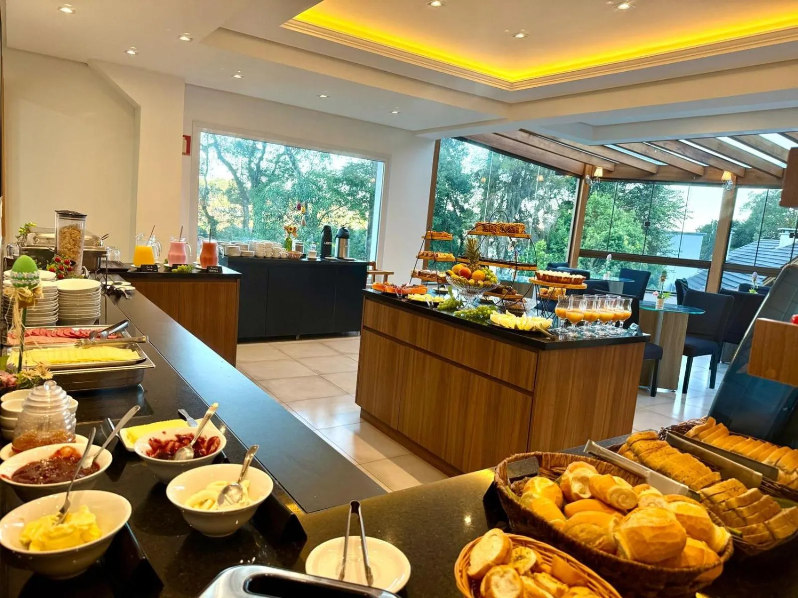 Breakfast in Hotel Golden Hills