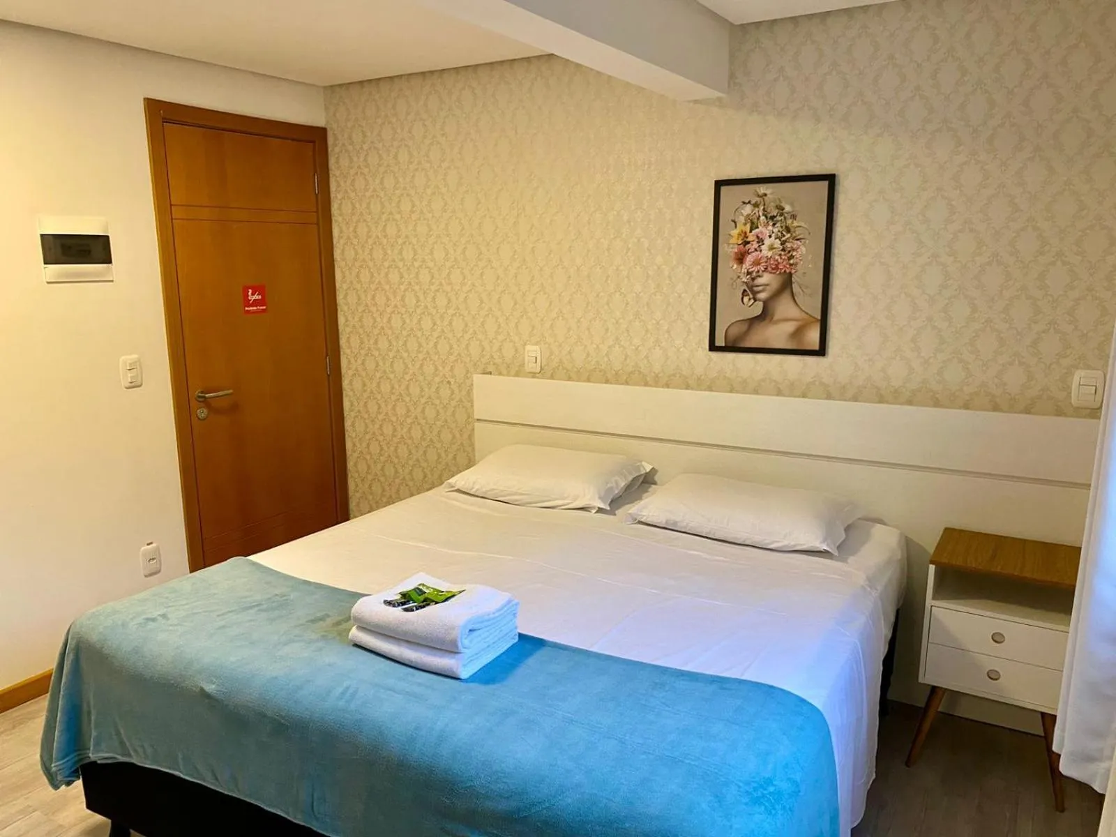 Photo of the whole room, Bed in Hotel Golden Hills