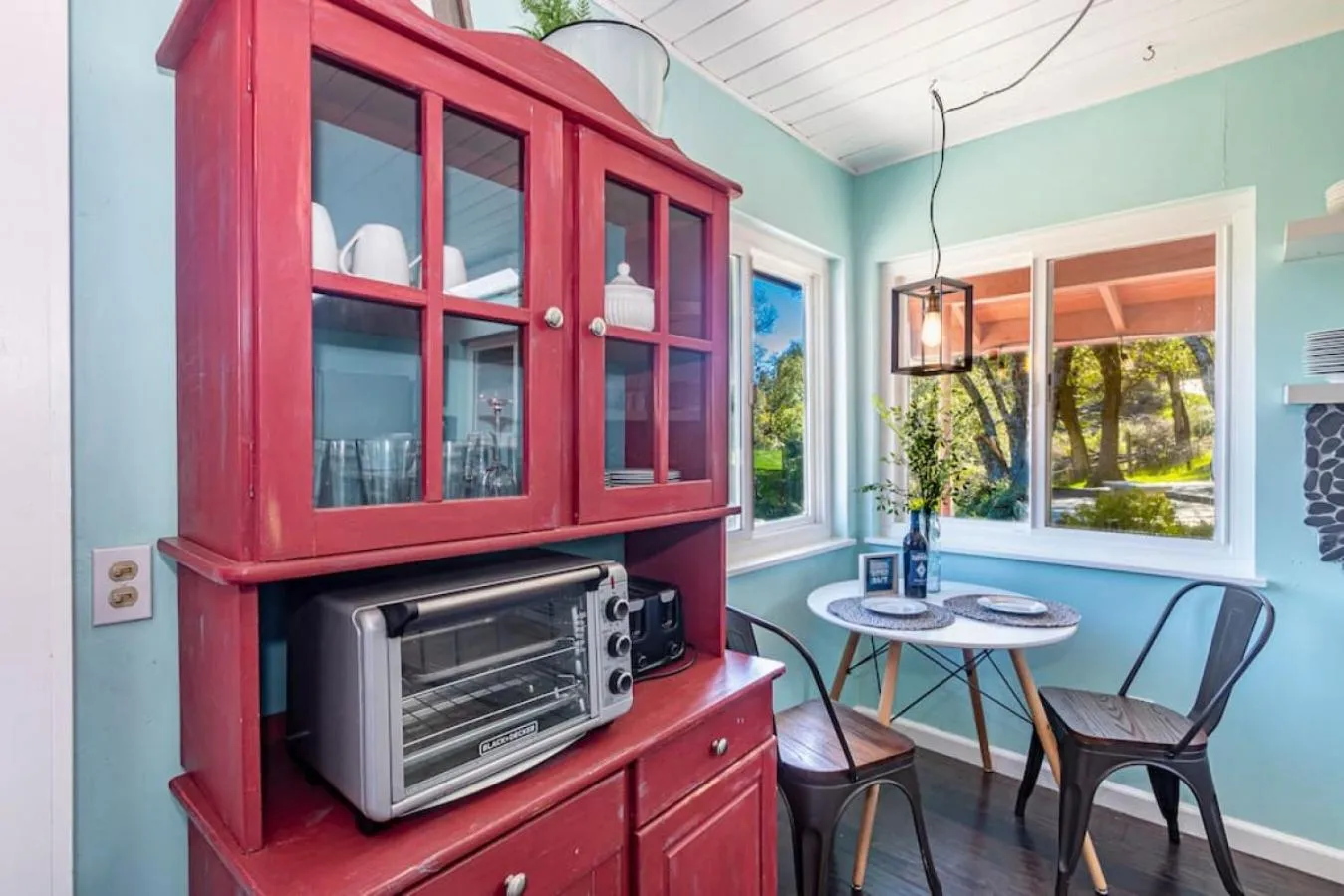 Sierra Vista Lookout Lodge with Creek, Waterfall and Waterholes, minutes from Bass Lake and Yosemite South Gate