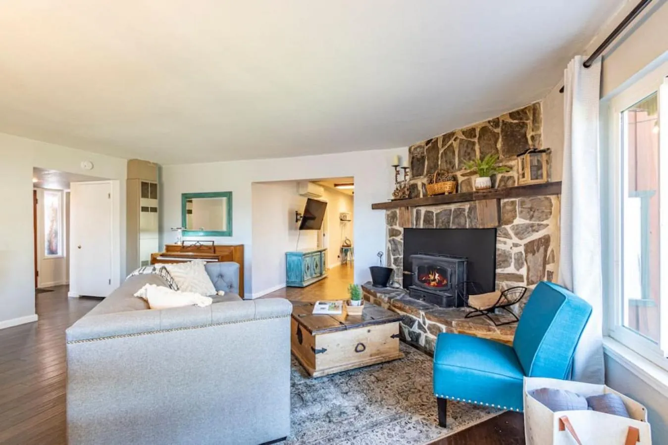 Sierra Vista Lookout Lodge with Creek, Waterfall and Waterholes, minutes from Bass Lake and Yosemite South Gate