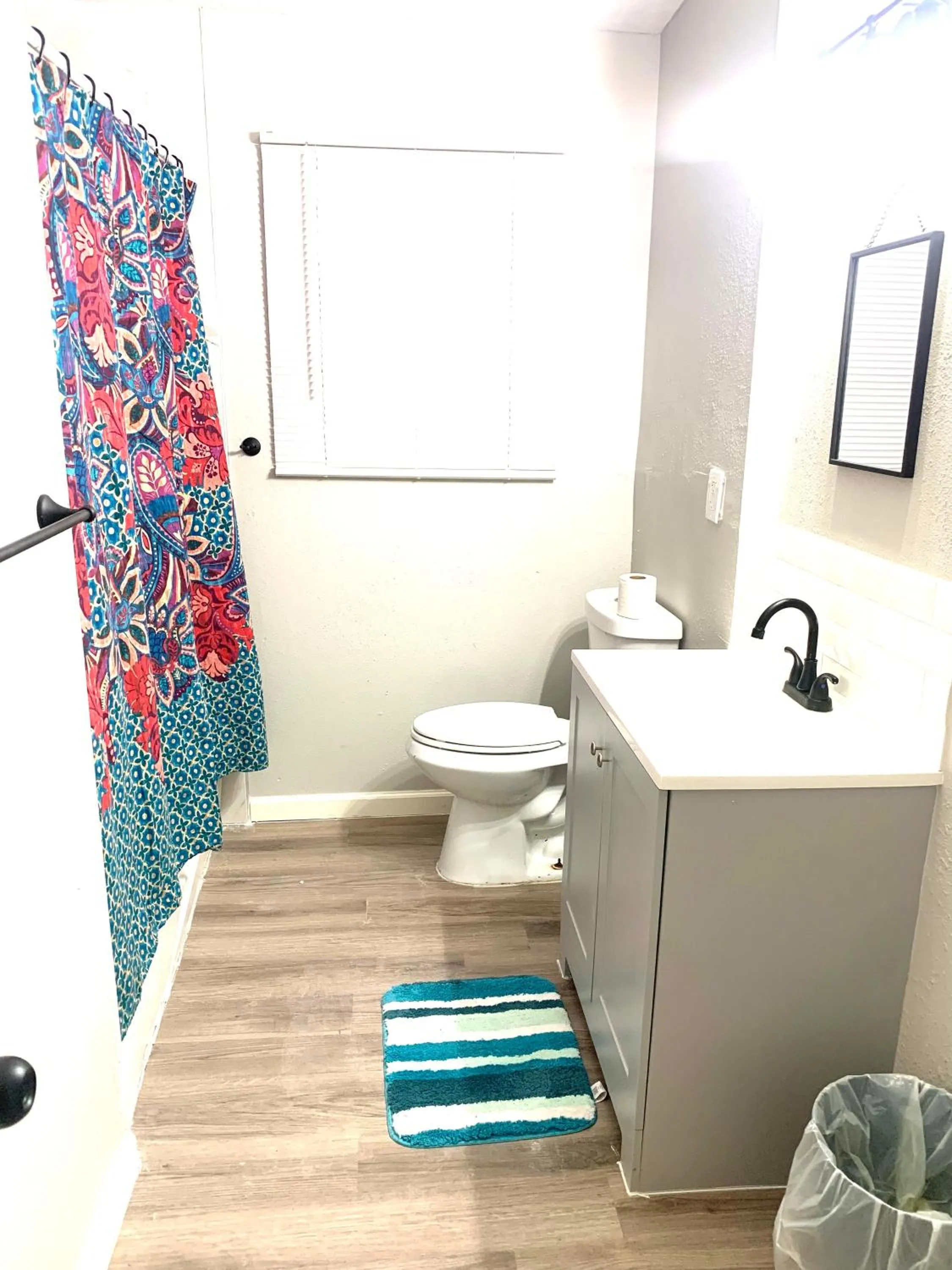 Bathroom in Three Zzz’s