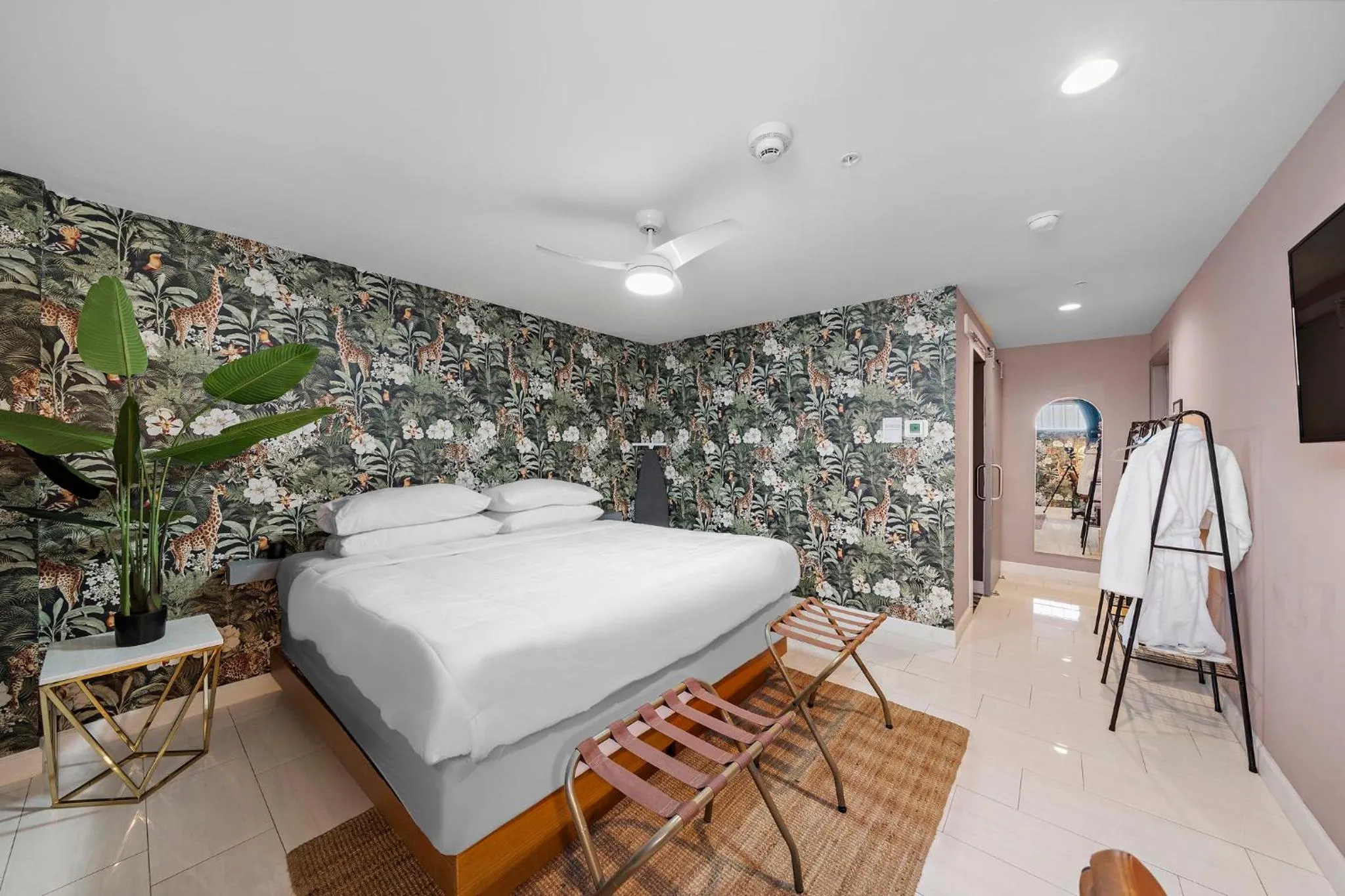 Bed in Wanderstay Boutique Hotel