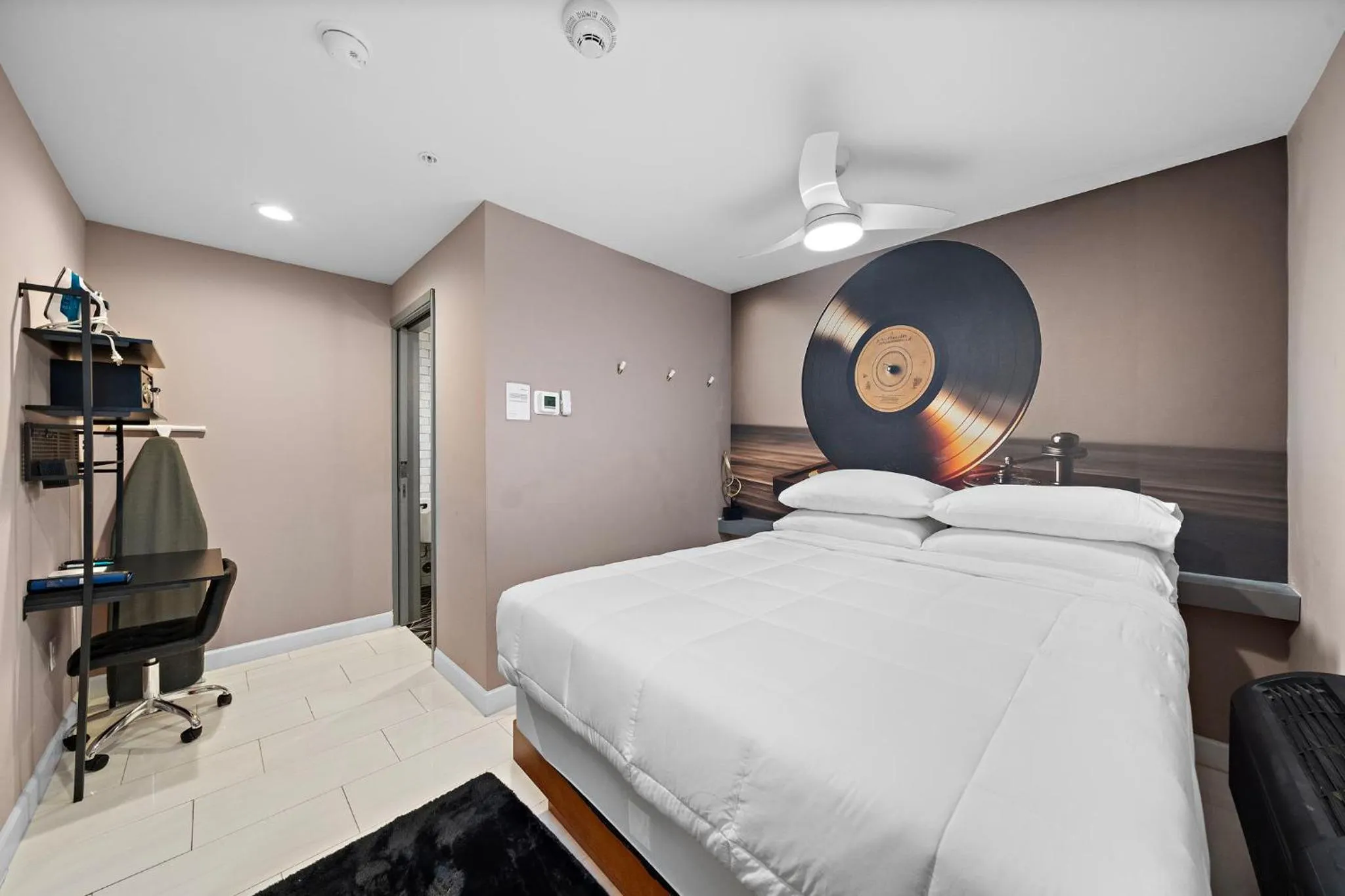 Bedroom, Bed in Wanderstay Boutique Hotel