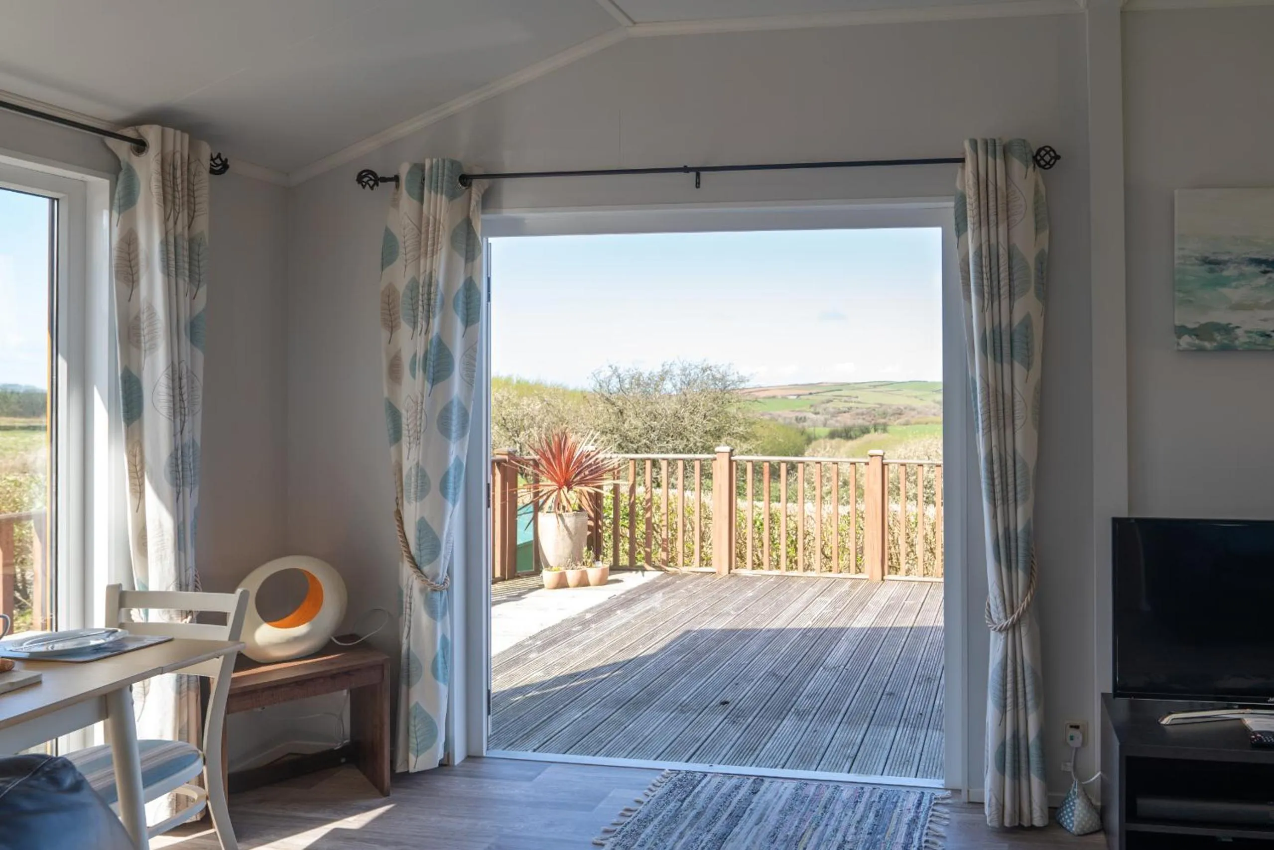 Living room in 4 Meadow View Lodge - 2 Bed-sleeps 4-TJS4MV