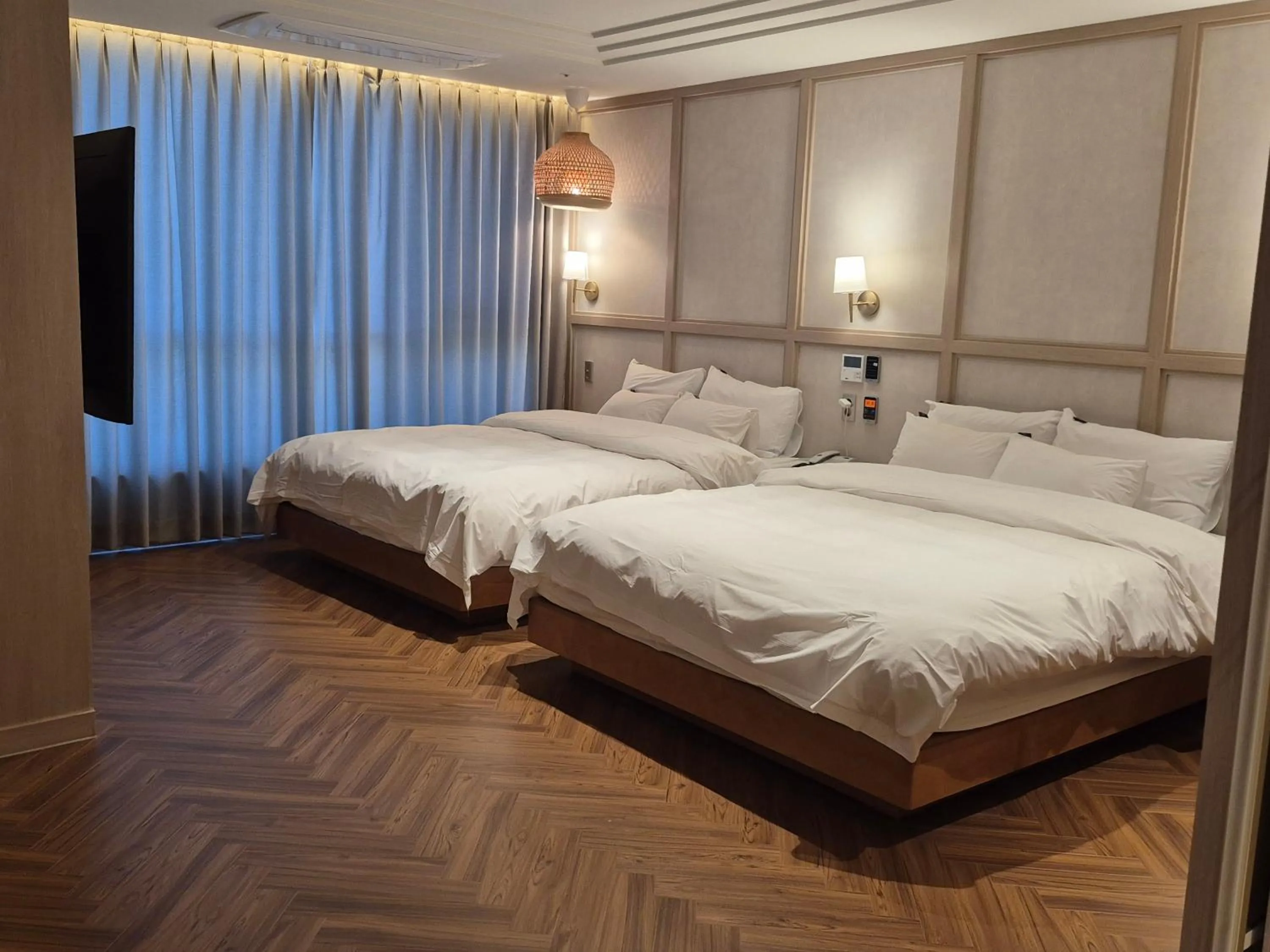 Photo of the whole room, Bed in H avenue Kijang Ilgwang