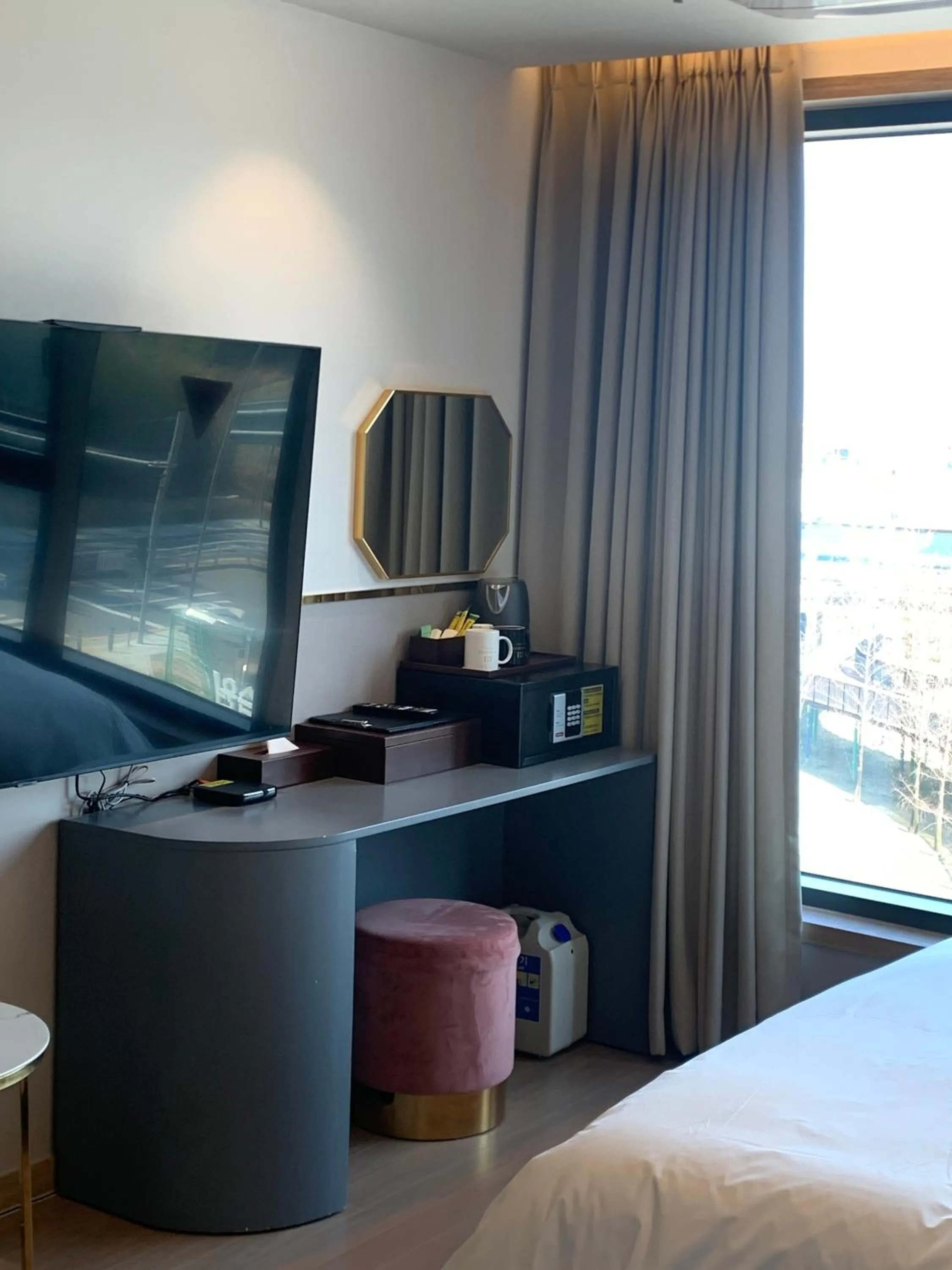 Photo of the whole room, Bed in H avenue Kijang Ilgwang