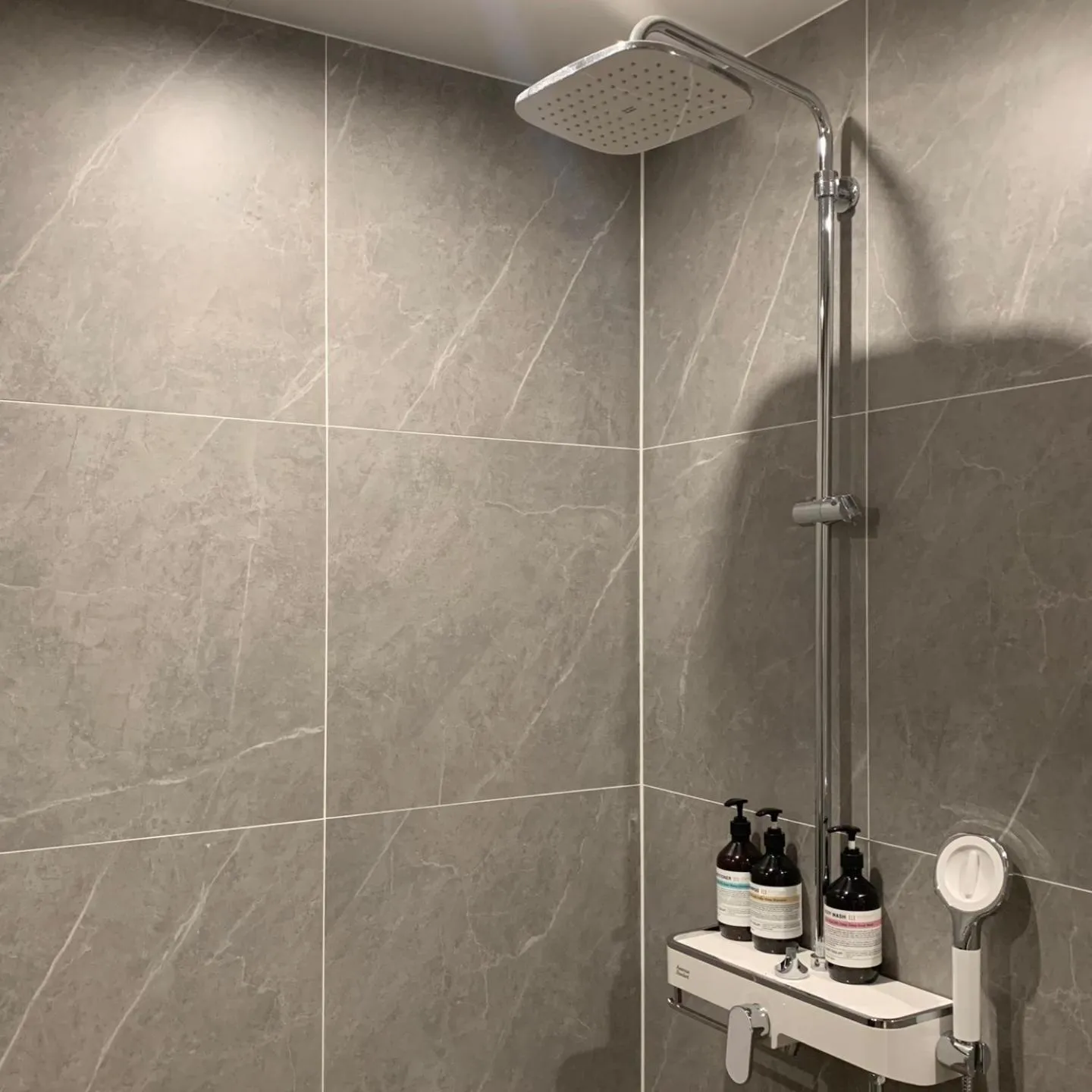 Shower in H avenue Kijang Ilgwang