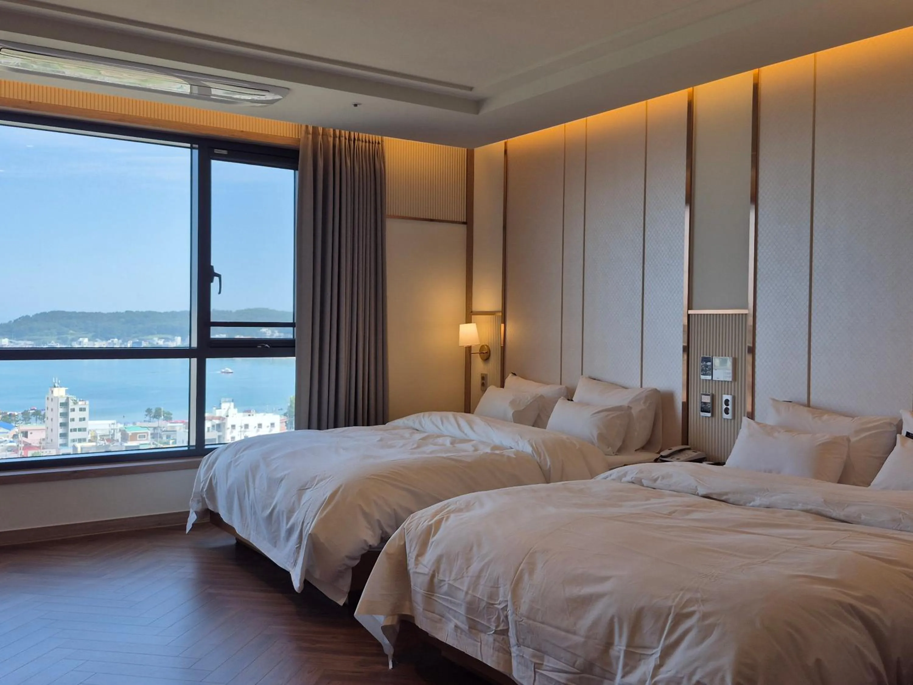 Photo of the whole room, Bed in H avenue Kijang Ilgwang