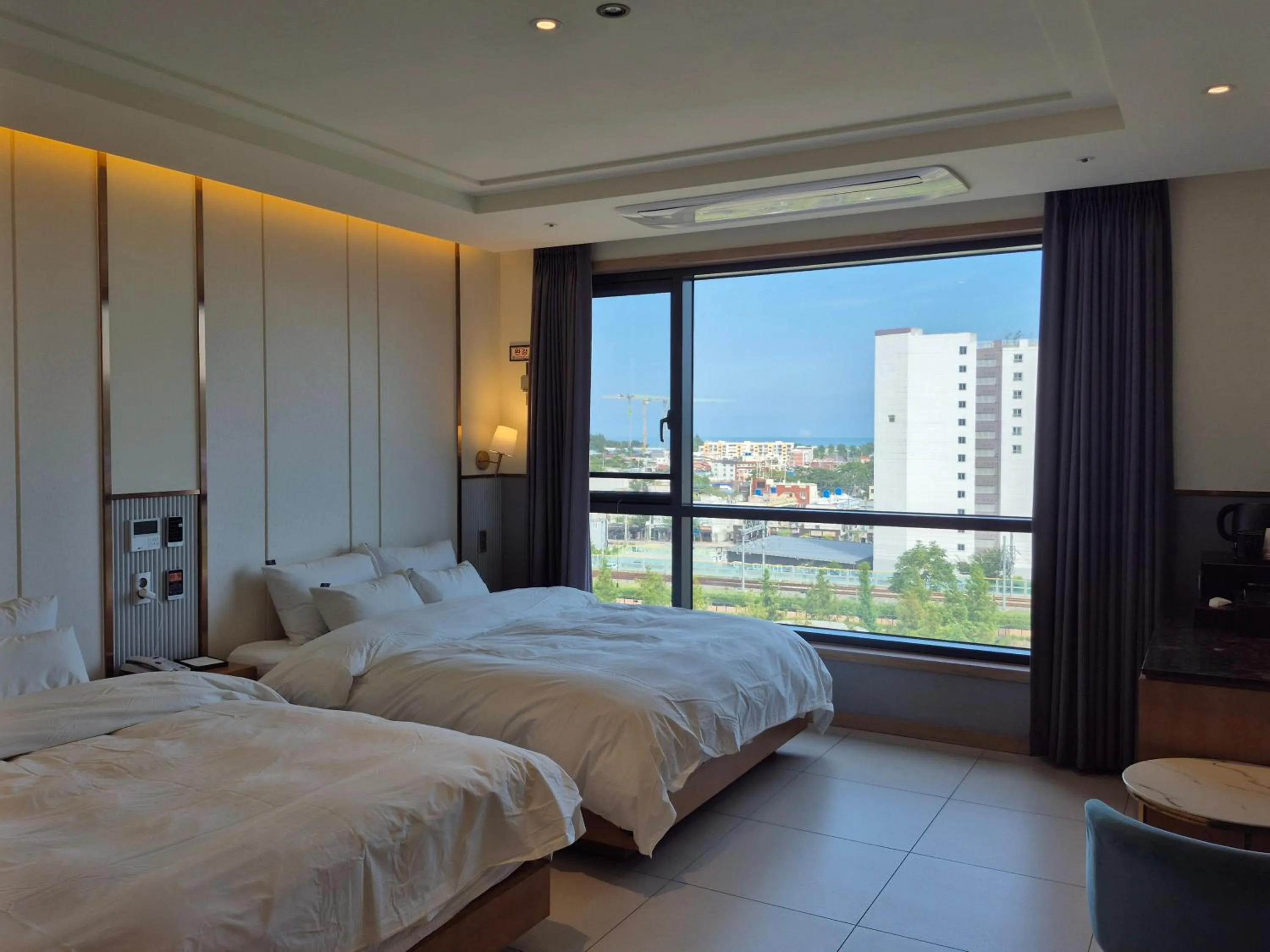 Photo of the whole room, Bed in H avenue Kijang Ilgwang