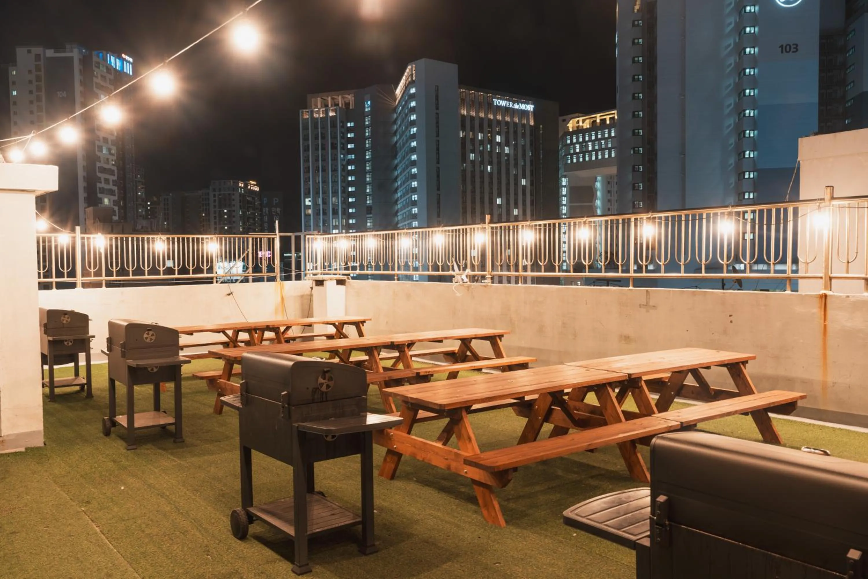 Night in The Wave Pension