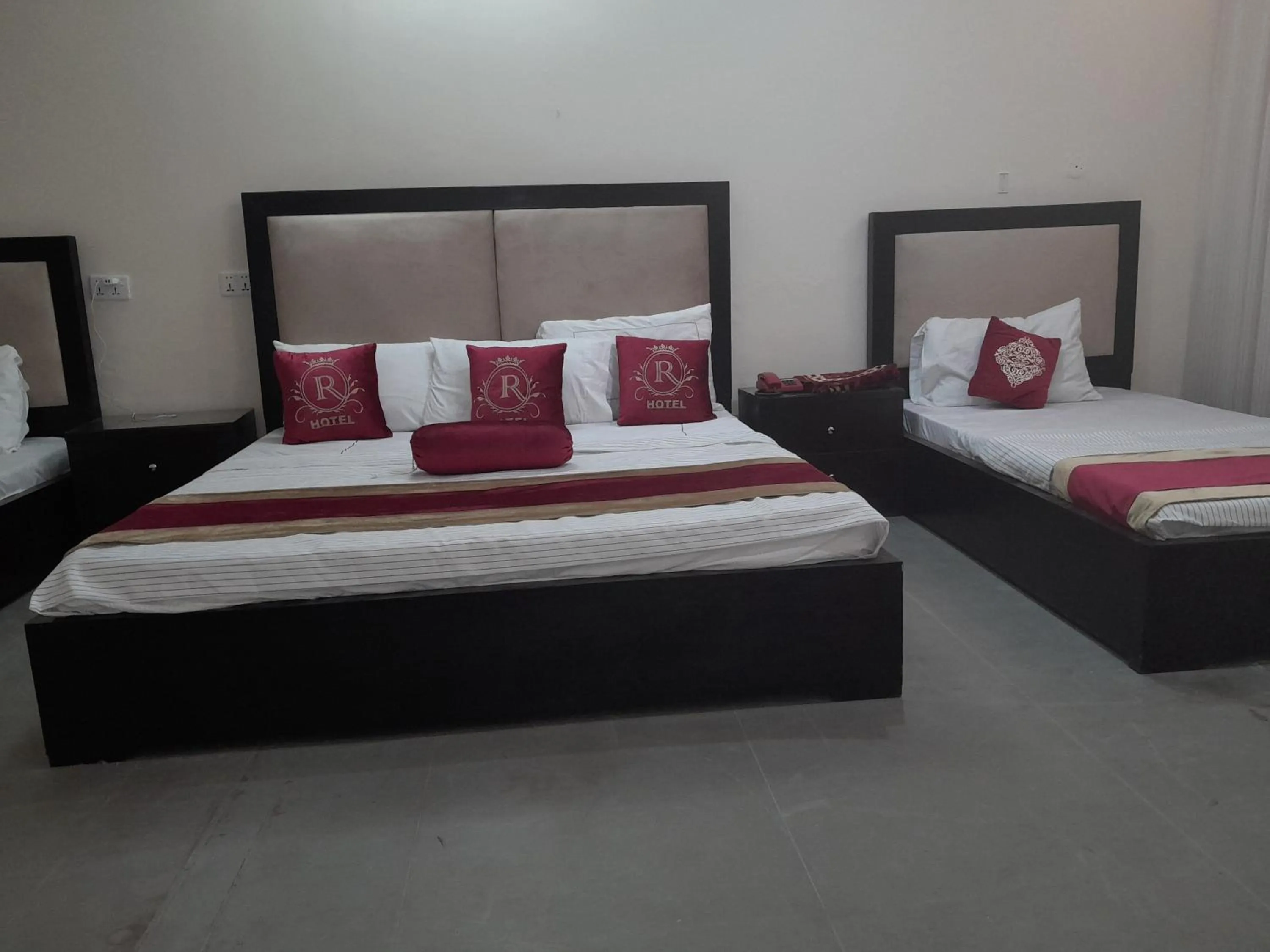 Bed in Hotel Royal Rose