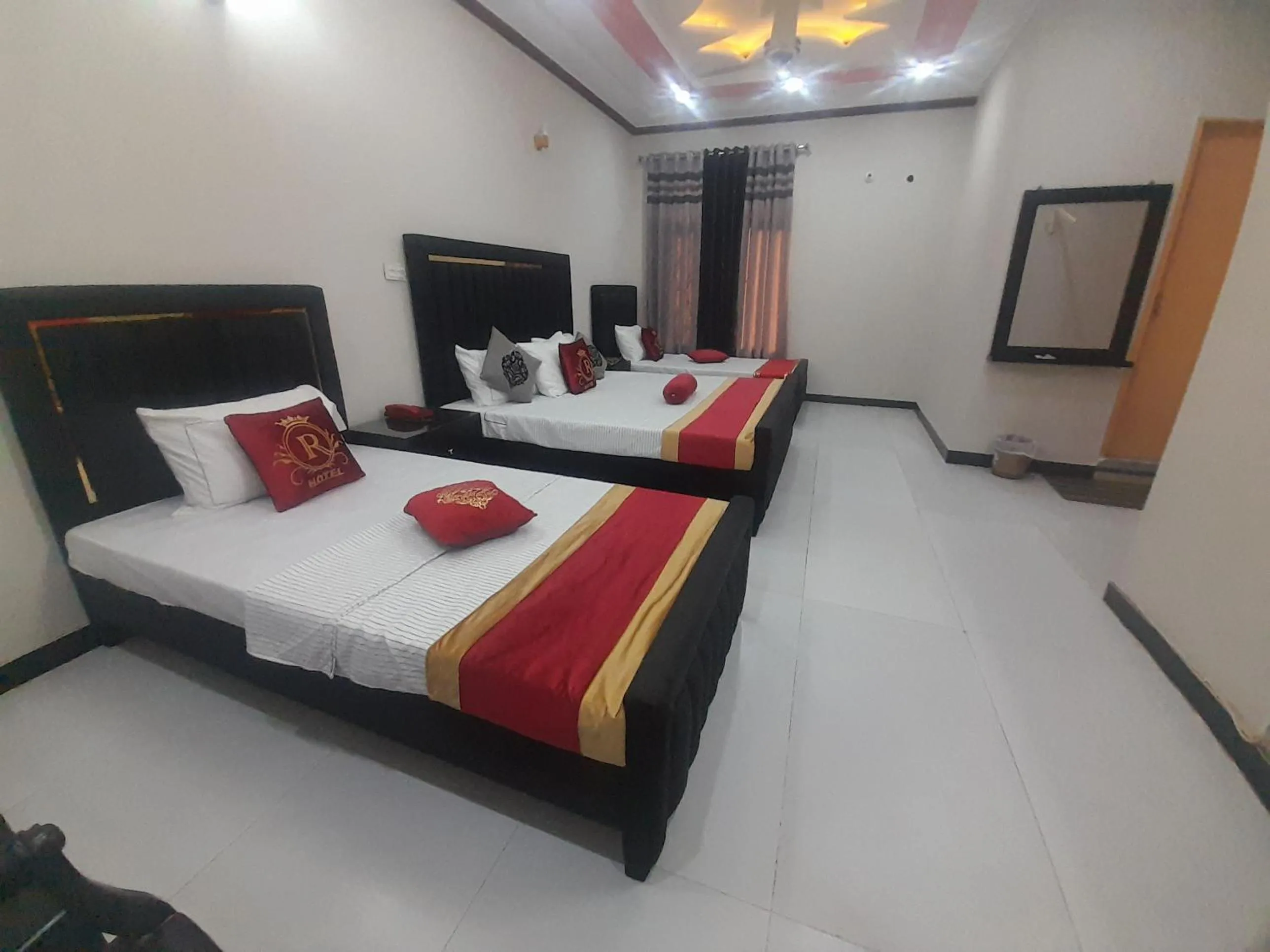 Bed in Hotel Royal Rose