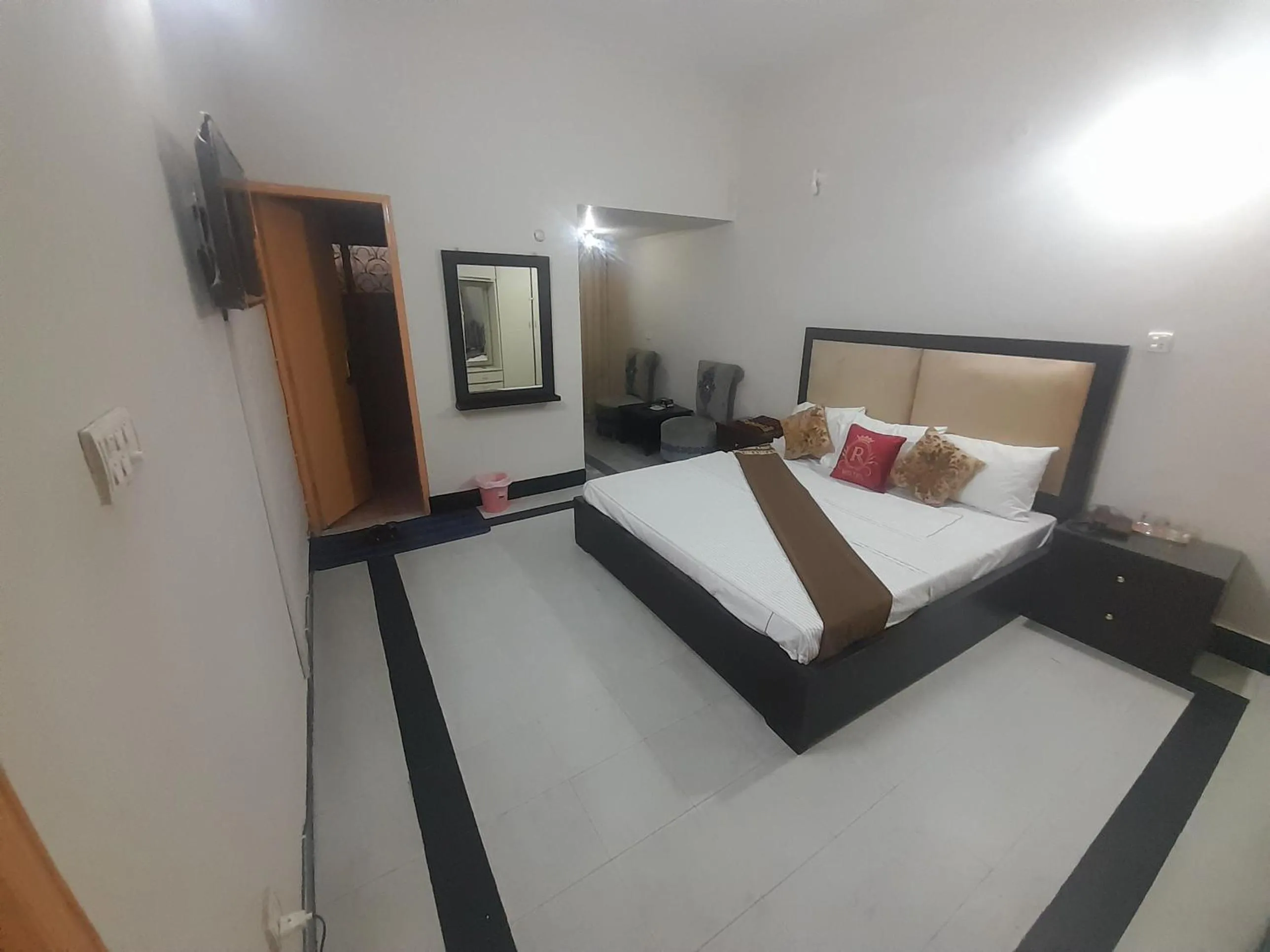 Bed in Hotel Royal Rose