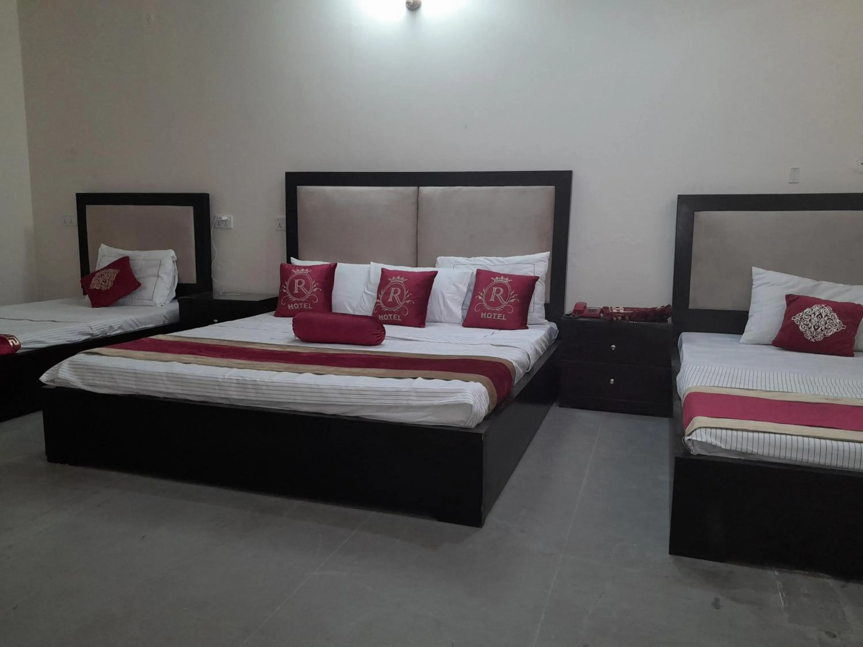 Bed in Hotel Royal Rose