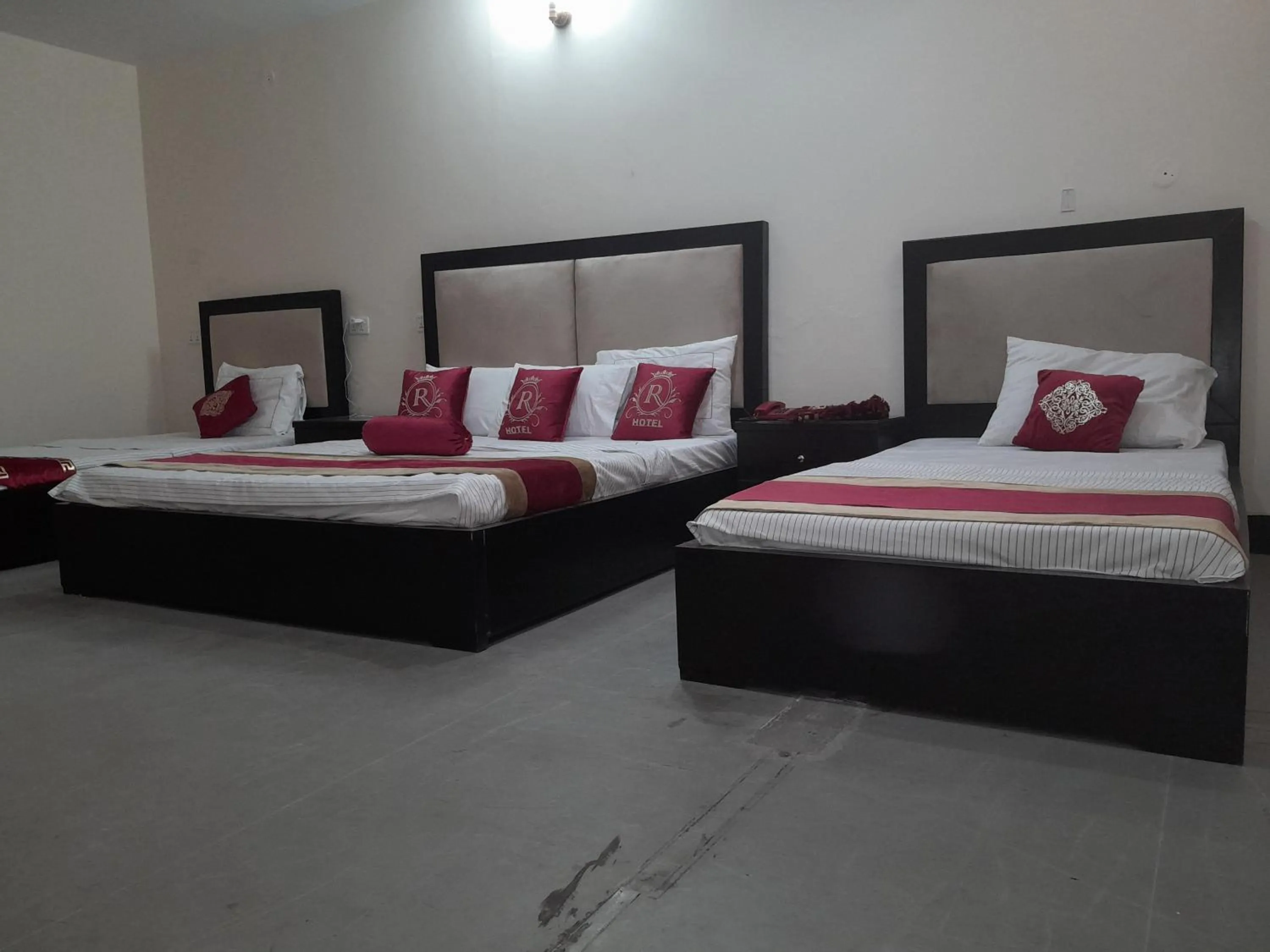 Bed in Hotel Royal Rose