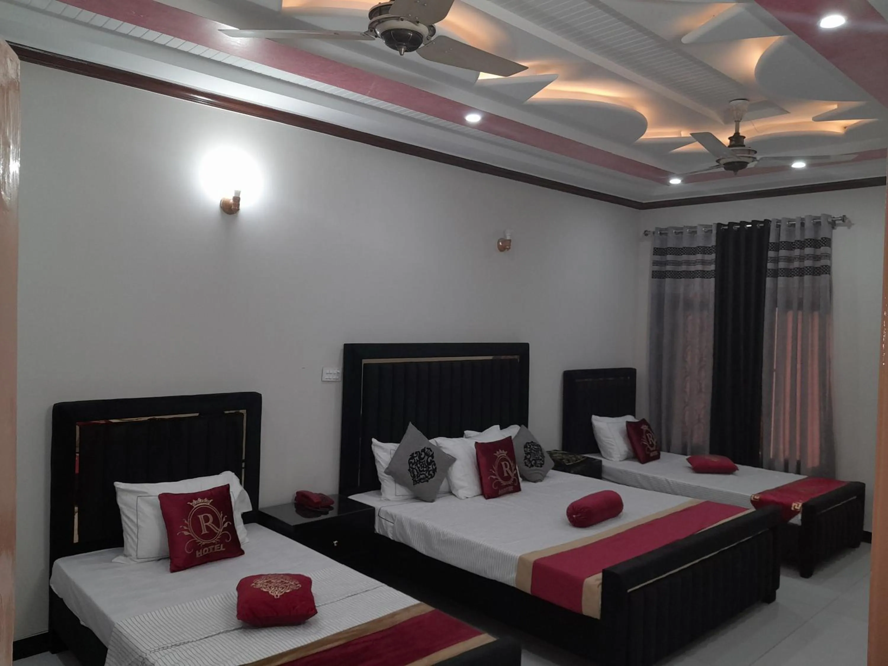 Bed in Hotel Royal Rose