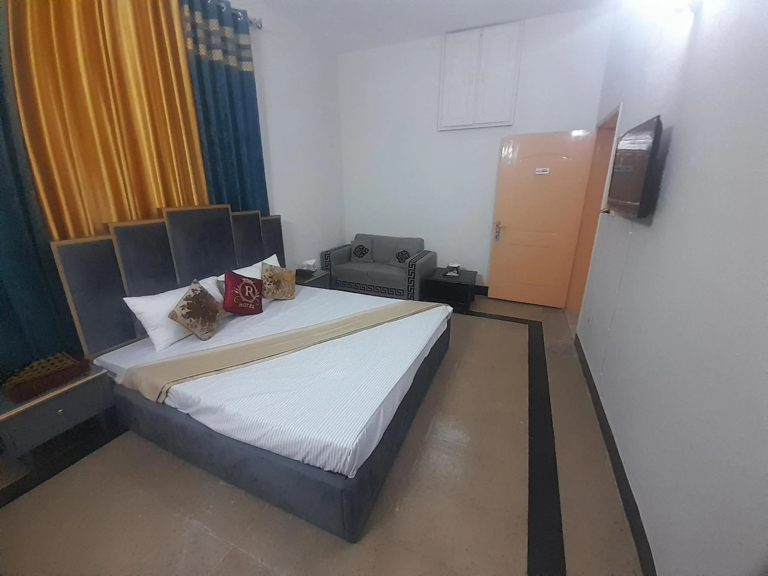 Bed in Hotel Royal Rose