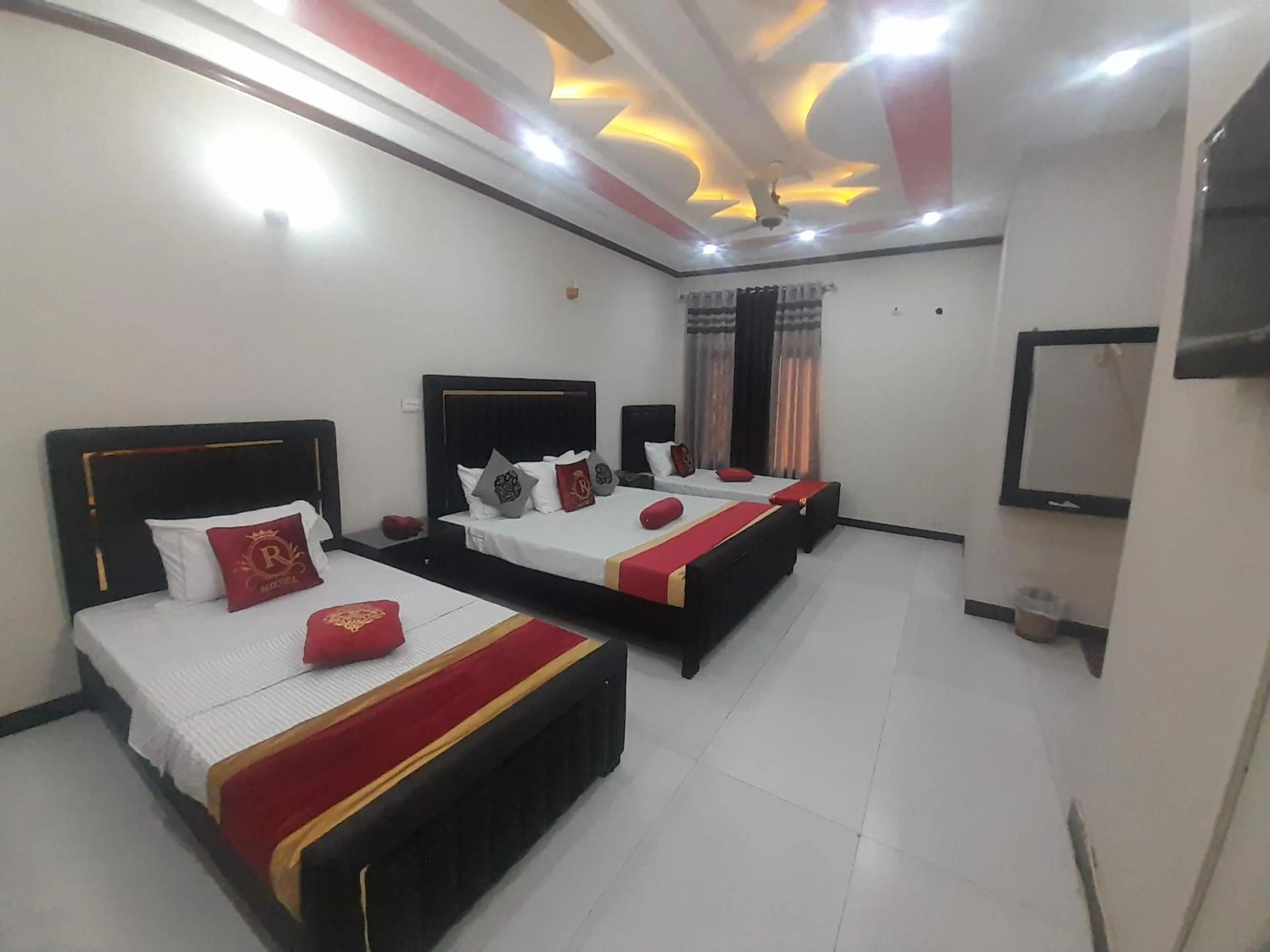 Bed in Hotel Royal Rose