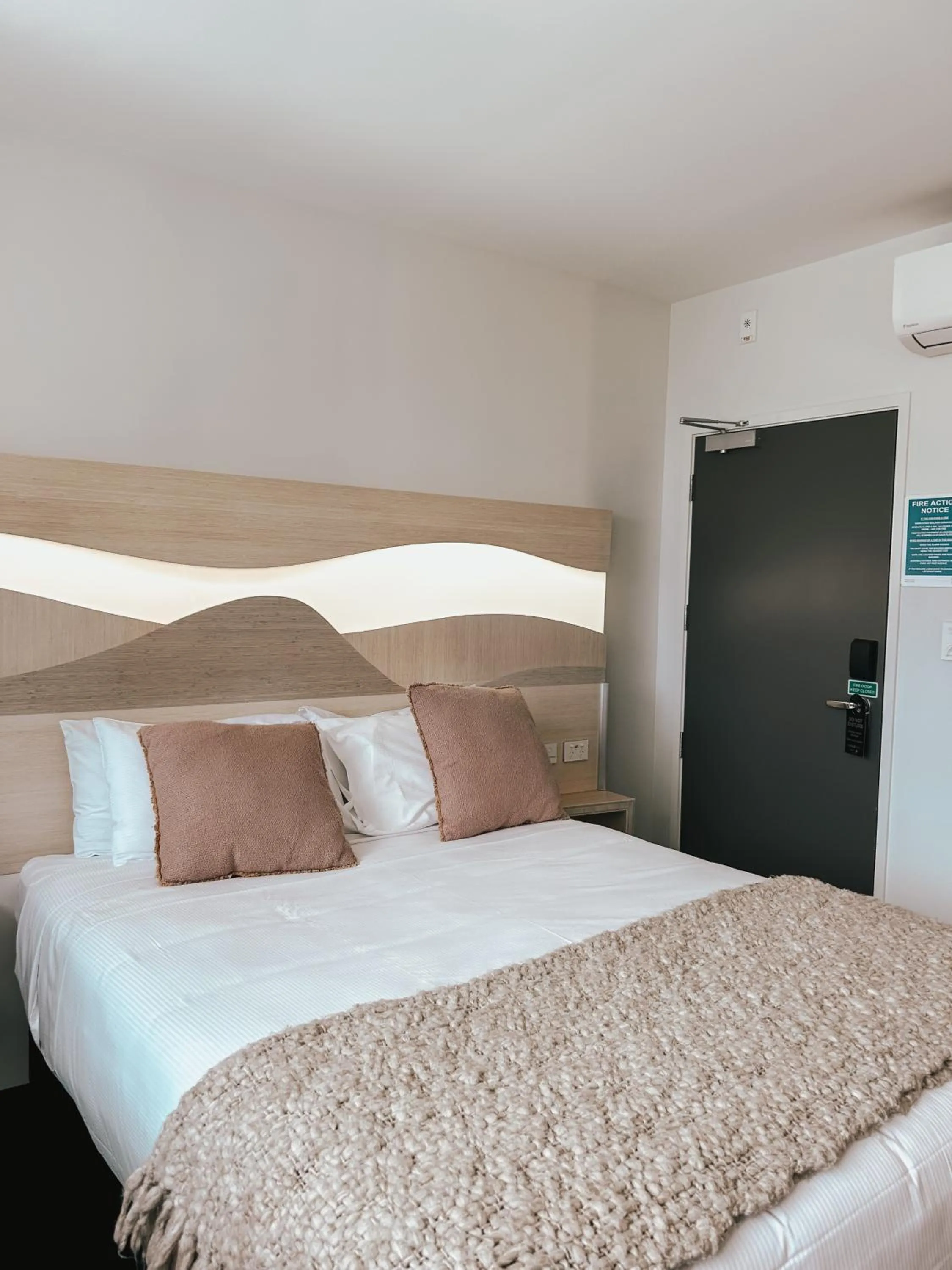 Bed in CitySide Hotel Tauranga