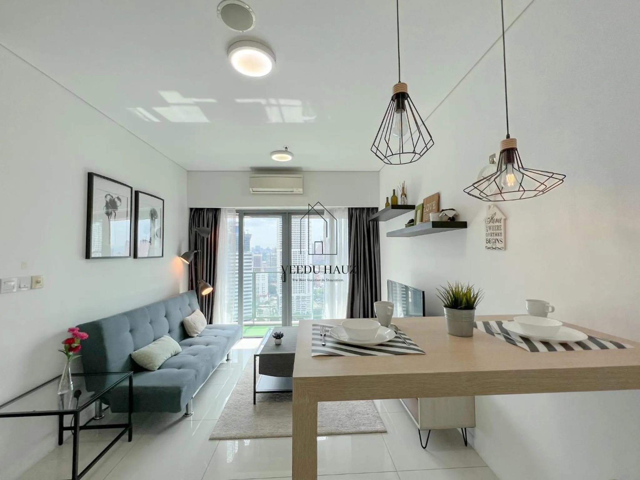 Living room in Mercu Summer Suites KLCC by Veedu Hauz