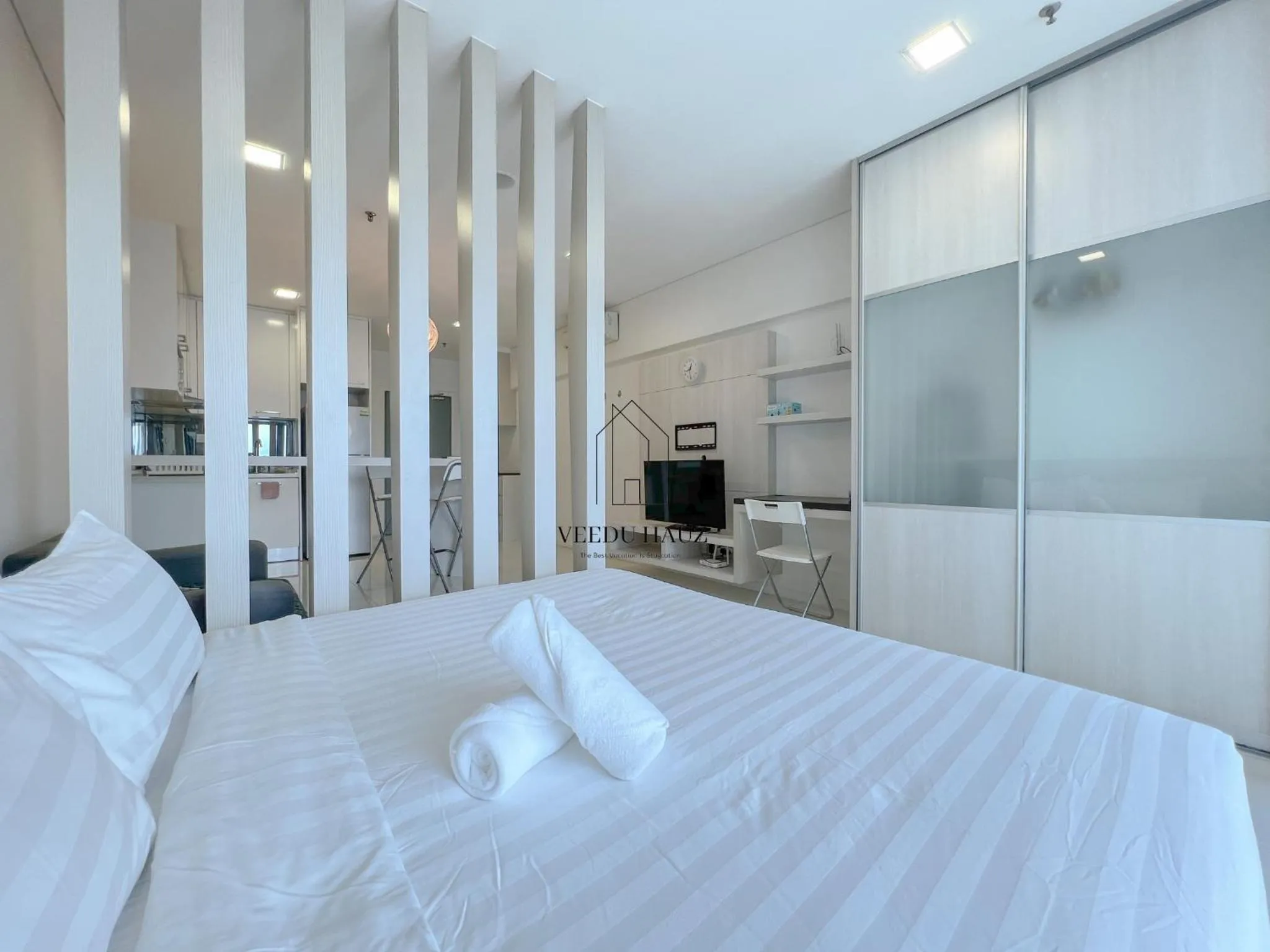 Photo of the whole room, Bed in Mercu Summer Suites KLCC by Veedu Hauz