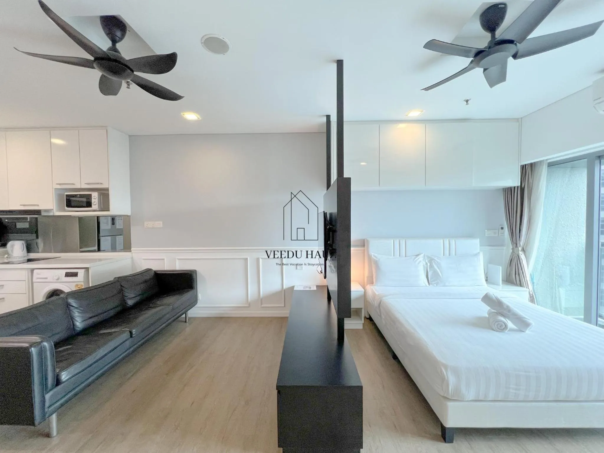 Photo of the whole room, Bed in Mercu Summer Suites KLCC by Veedu Hauz