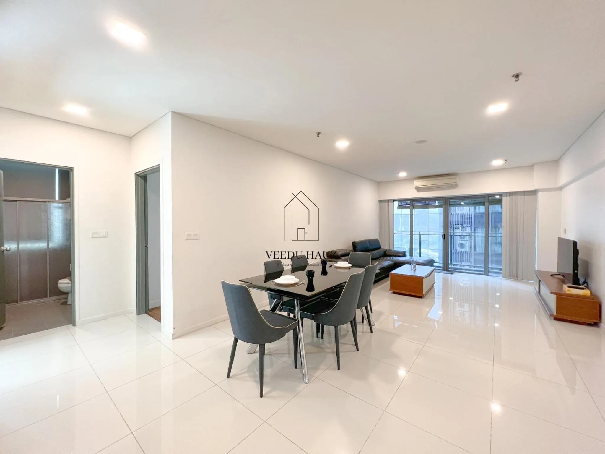 Living room in Mercu Summer Suites KLCC by Veedu Hauz